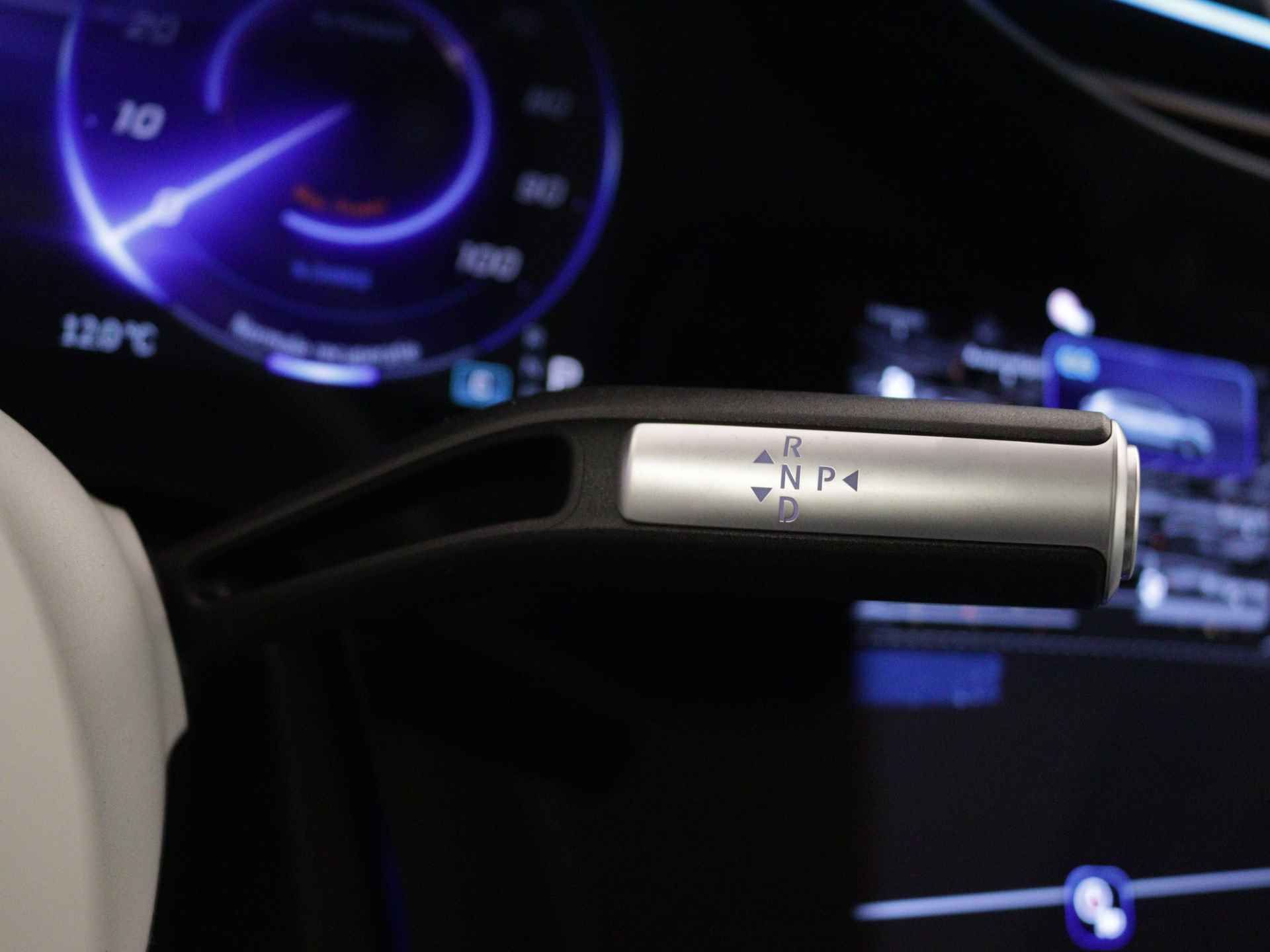 Mercedes-Benz EQS SUV 580 4MATIC AMG Line 7p 118 kWh | Trekhaak | Akoestiekcomfortpakket | Rijassistentiepakket Plus | Head-up display MBUX met augmented reality | Multicontourzetels vooraan met massage-functie | KEYLESS GO-comfortpakket | Burmester® 3D-surround sound system |  Premium Plus pakket | - 18/38