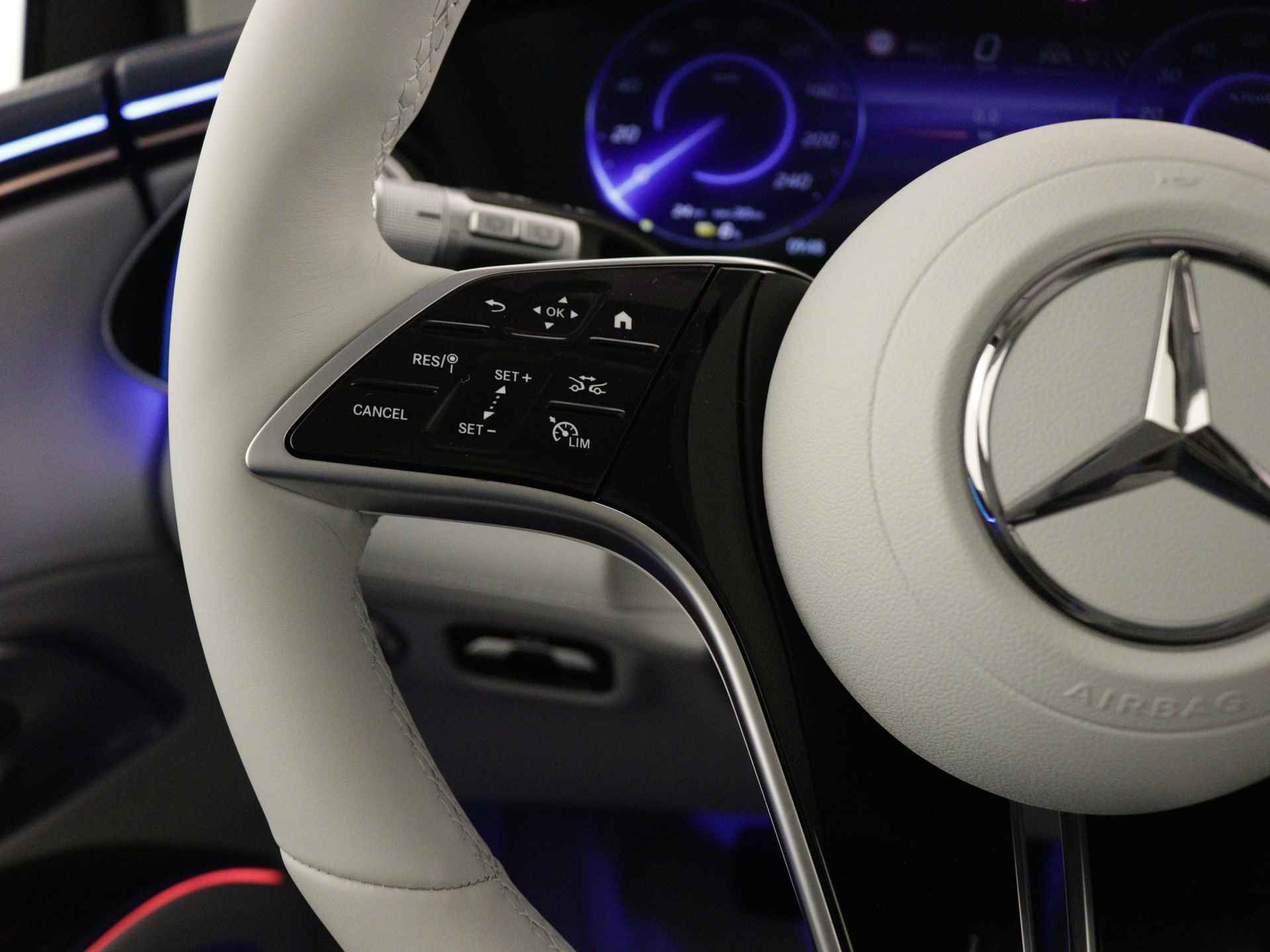 Mercedes-Benz EQS SUV 580 4MATIC AMG Line 7p 118 kWh | Trekhaak | Akoestiekcomfortpakket | Rijassistentiepakket Plus | Head-up display MBUX met augmented reality | Multicontourzetels vooraan met massage-functie | KEYLESS GO-comfortpakket | Burmester® 3D-surround sound system |  Premium Plus pakket | - 19/38