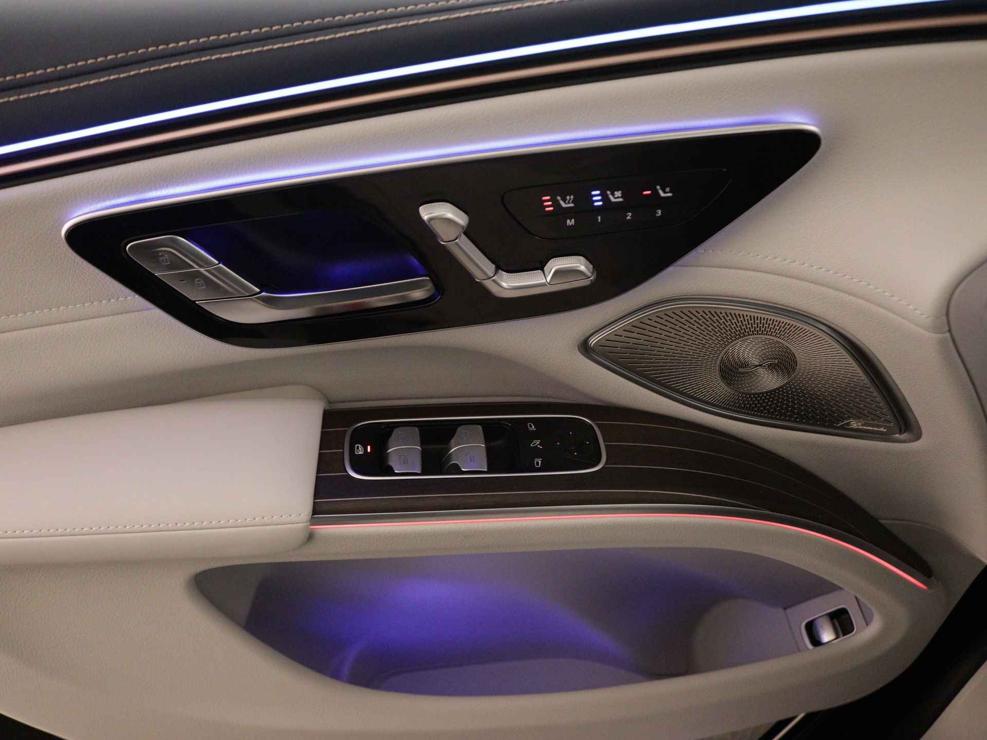 Mercedes-Benz EQS SUV 580 4MATIC AMG Line 7p 118 kWh | Trekhaak | Akoestiekcomfortpakket | Rijassistentiepakket Plus | Head-up display MBUX met augmented reality | Multicontourzetels vooraan met massage-functie | KEYLESS GO-comfortpakket | Burmester® 3D-surround sound system |  Premium Plus pakket | - 27/38