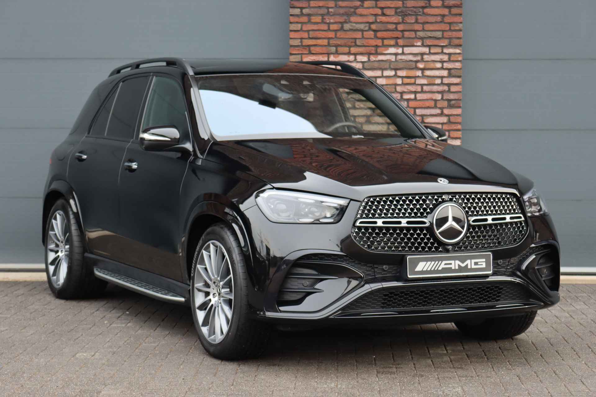 Mercedes-Benz GLE 350 de 4MATIC AMG Line Aut9 | Facelift | Luchtvering | Panoramadak | Trekhaak | Burmester | Verwarmd Stuurwiel | Leder | Mulitbeam LED | Nightpakket | Keyless Go | - 4/47