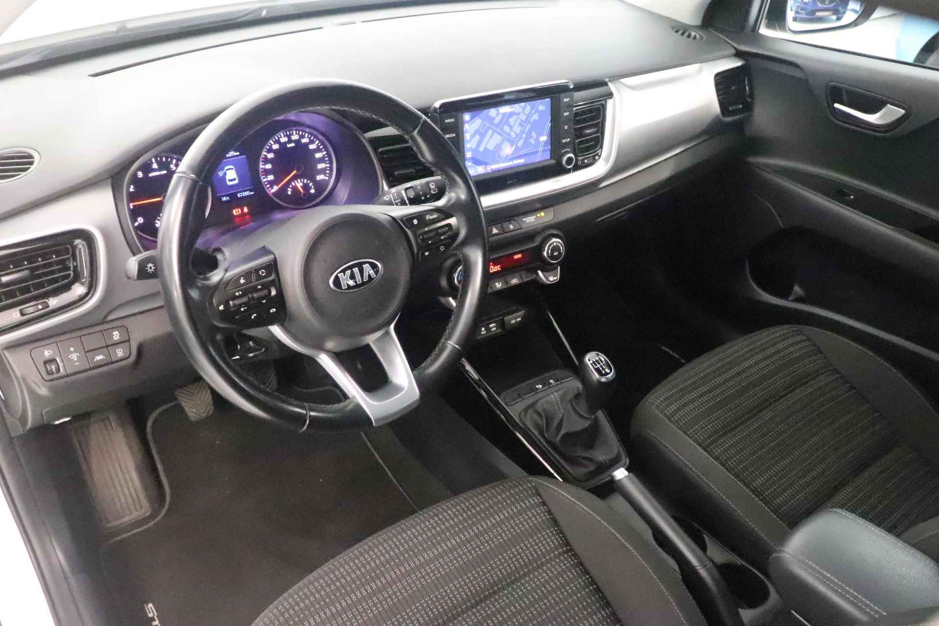 Kia Stonic 1.0 T-GDi 100PK DynamicPlusLine  | Trekhaak | Navigatie | Achteruitrijcamera | - 16/36