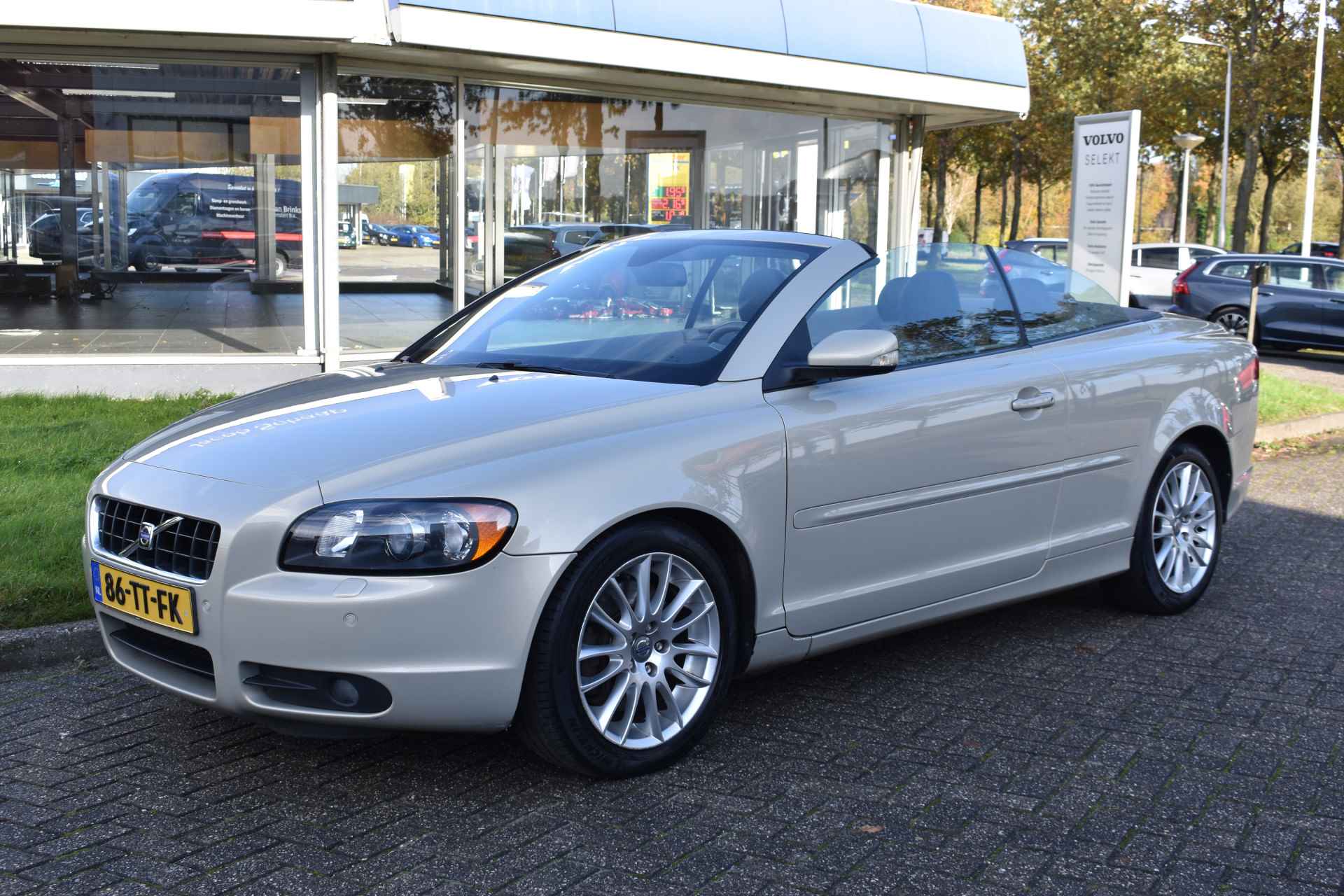 Volvo C70 Convertible 2.4i 170PK Automaat Summum | Xenon | Leder | Stoelverwarming | Elektr. stoel | 17"LMV - 2/36