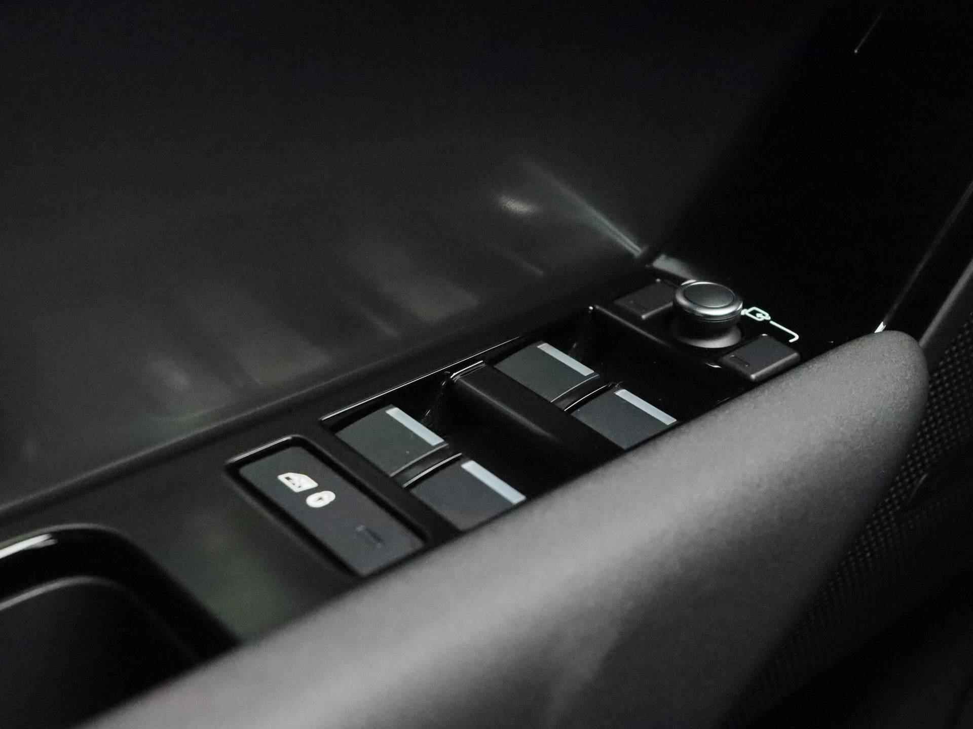Land Rover Range Rover Velar 2.0 P250 Turbo AWD | Automaat | Navigatie | Climate control | Parkeer sensoren | LMV | Camera | LED | Half-Leder | - 31/48