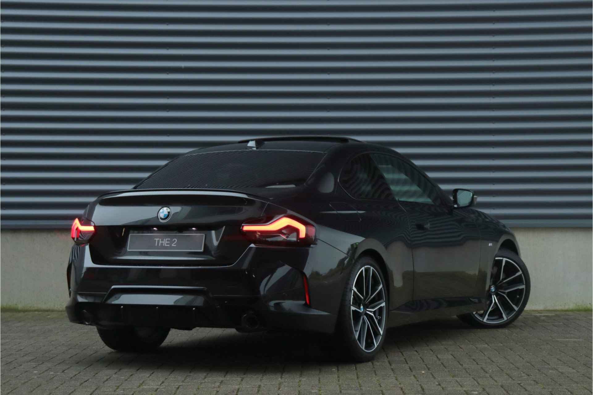 BMW 2 Serie Coupé 220i | M Sportpakket Pro | Innovation Pack | Comfort Pack - 2/35
