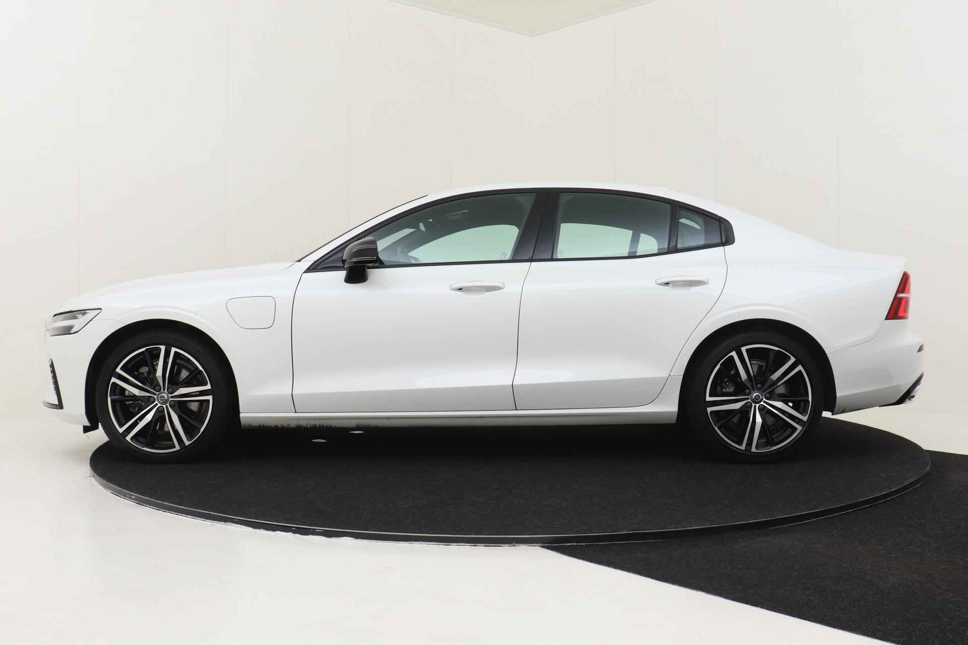 Volvo S60 RECHARGE T6 AWD R-DESIGN -HK-AUDIO|CLIMATE|CAMERA|ADAP.CRUISE|BLIS - 7/41