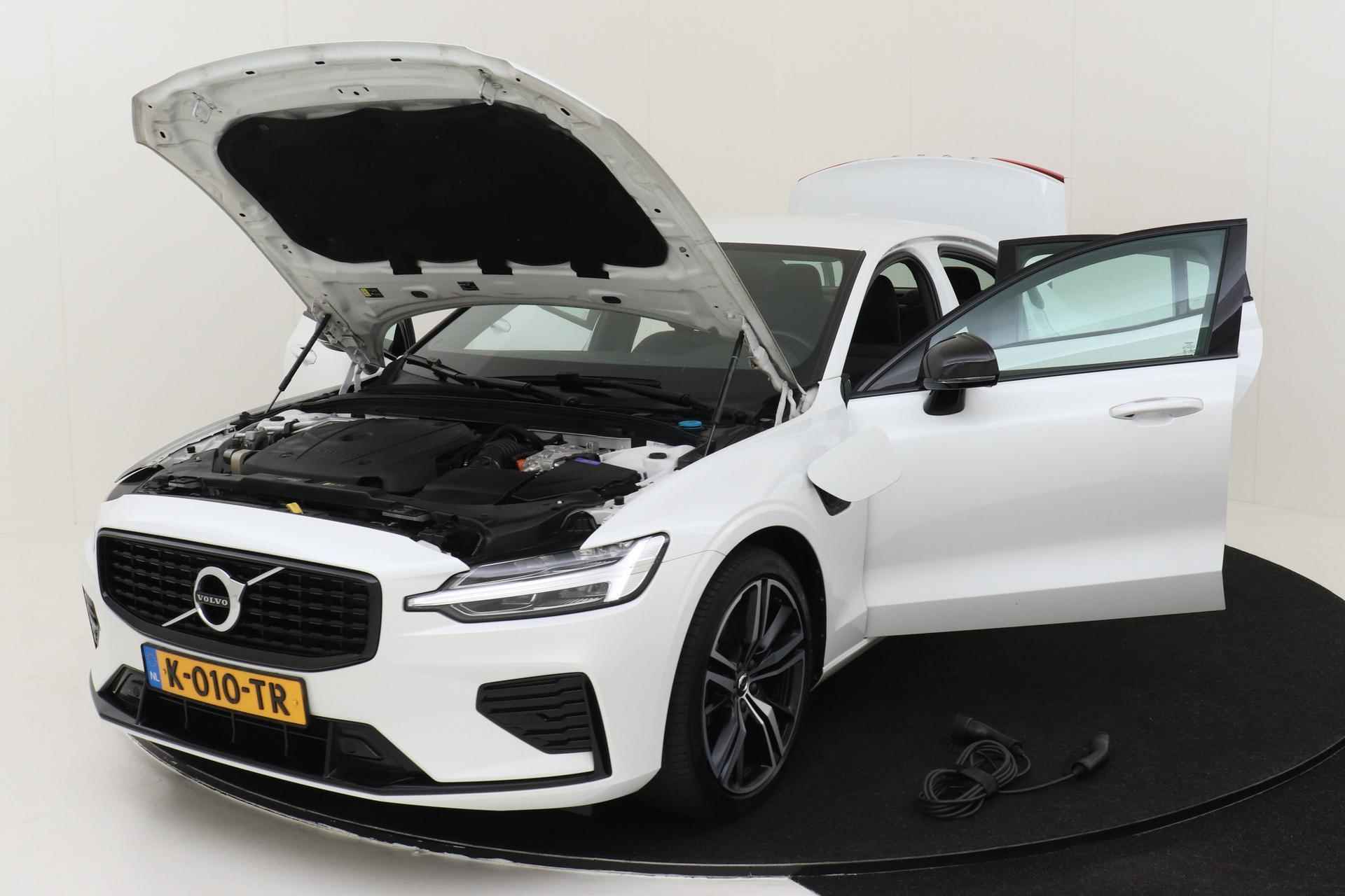 Volvo S60 RECHARGE T6 AWD R-DESIGN -HK-AUDIO|CLIMATE|CAMERA|ADAP.CRUISE|BLIS - 17/41