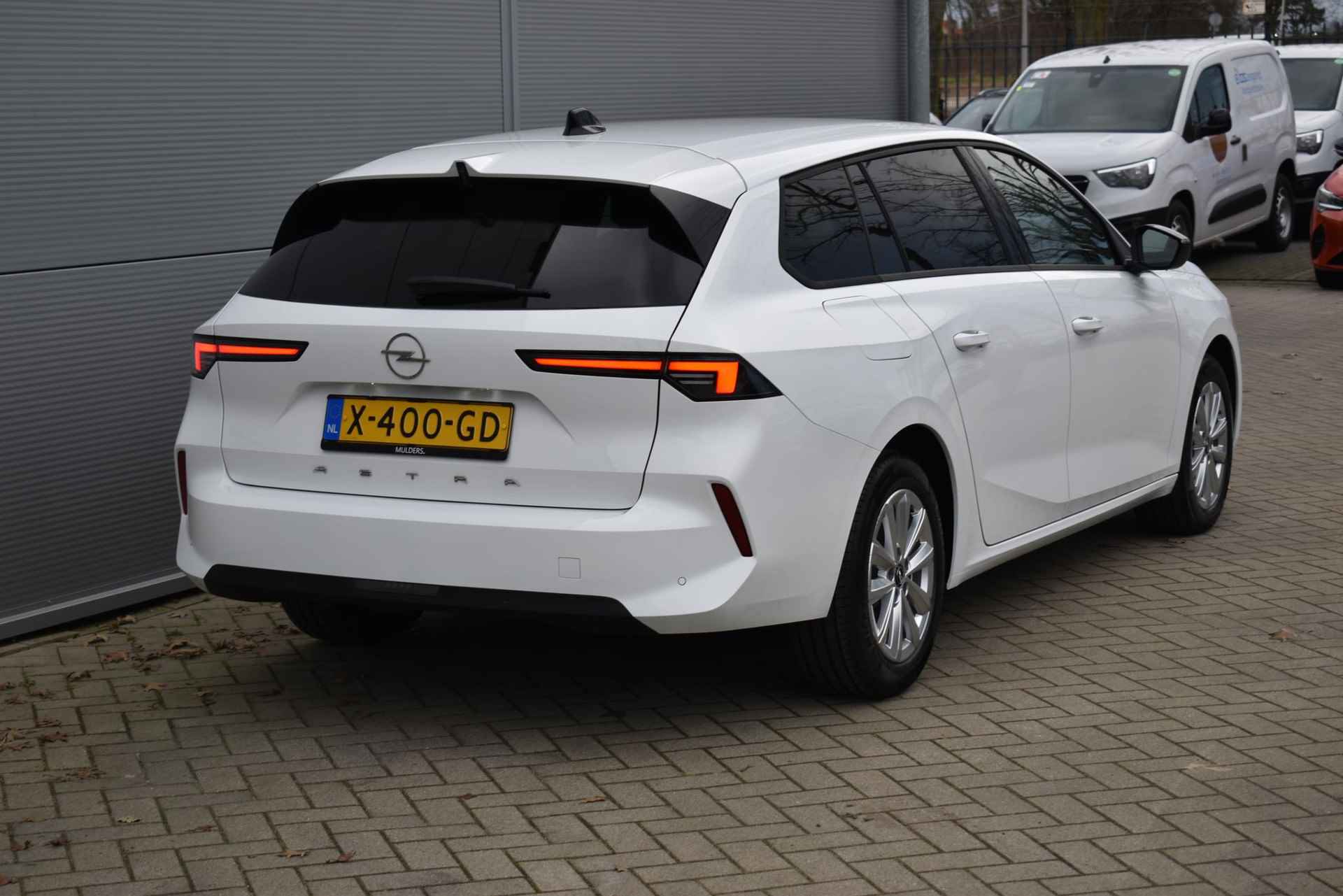 Opel Astra Sports Tourer 1.2 Level 2 130 pk / Navigatie / Cruisecontrol / getint glas - 5/41
