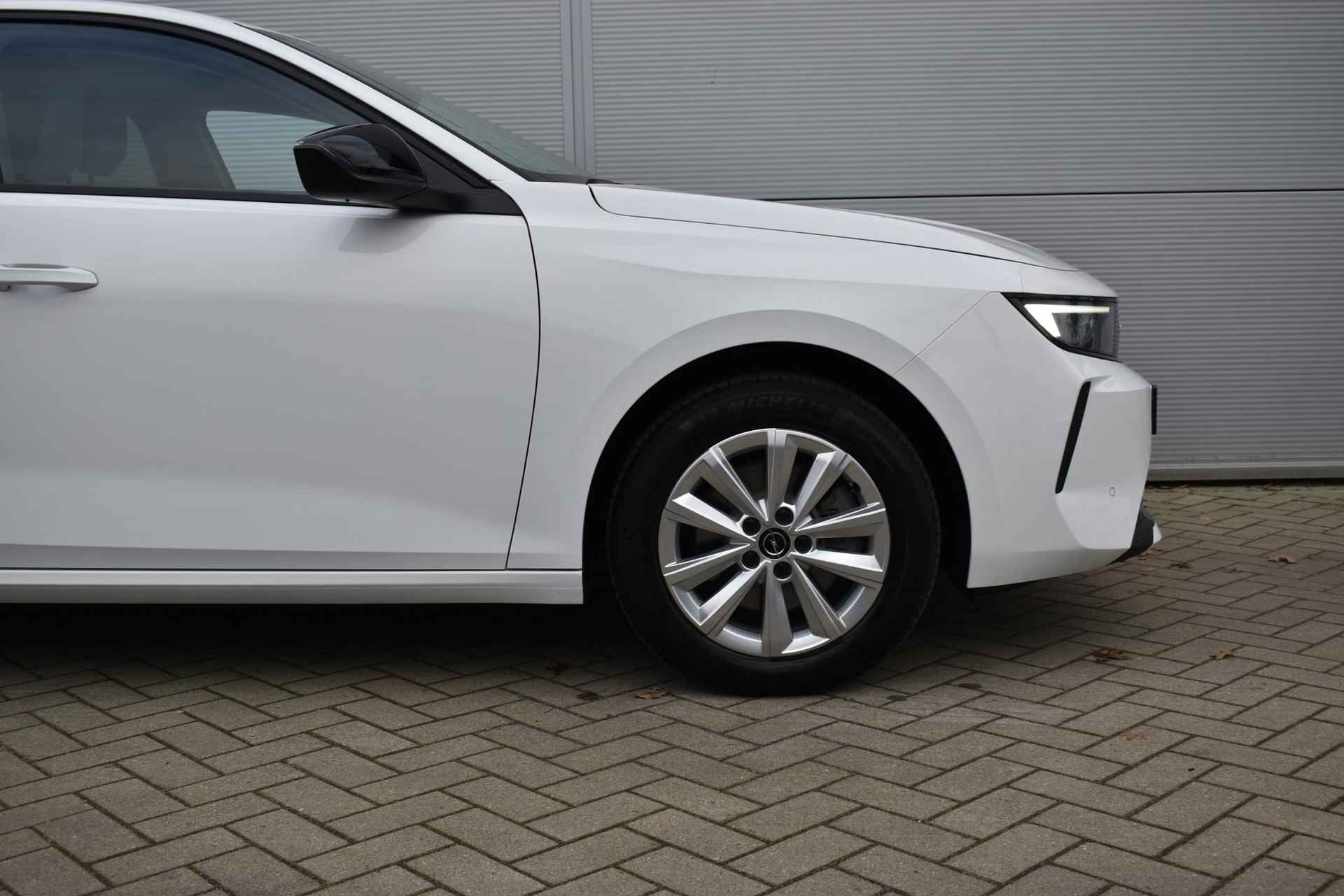Opel Astra Sports Tourer 1.2 Level 2 130 pk / Navigatie / Cruisecontrol / getint glas - 12/41