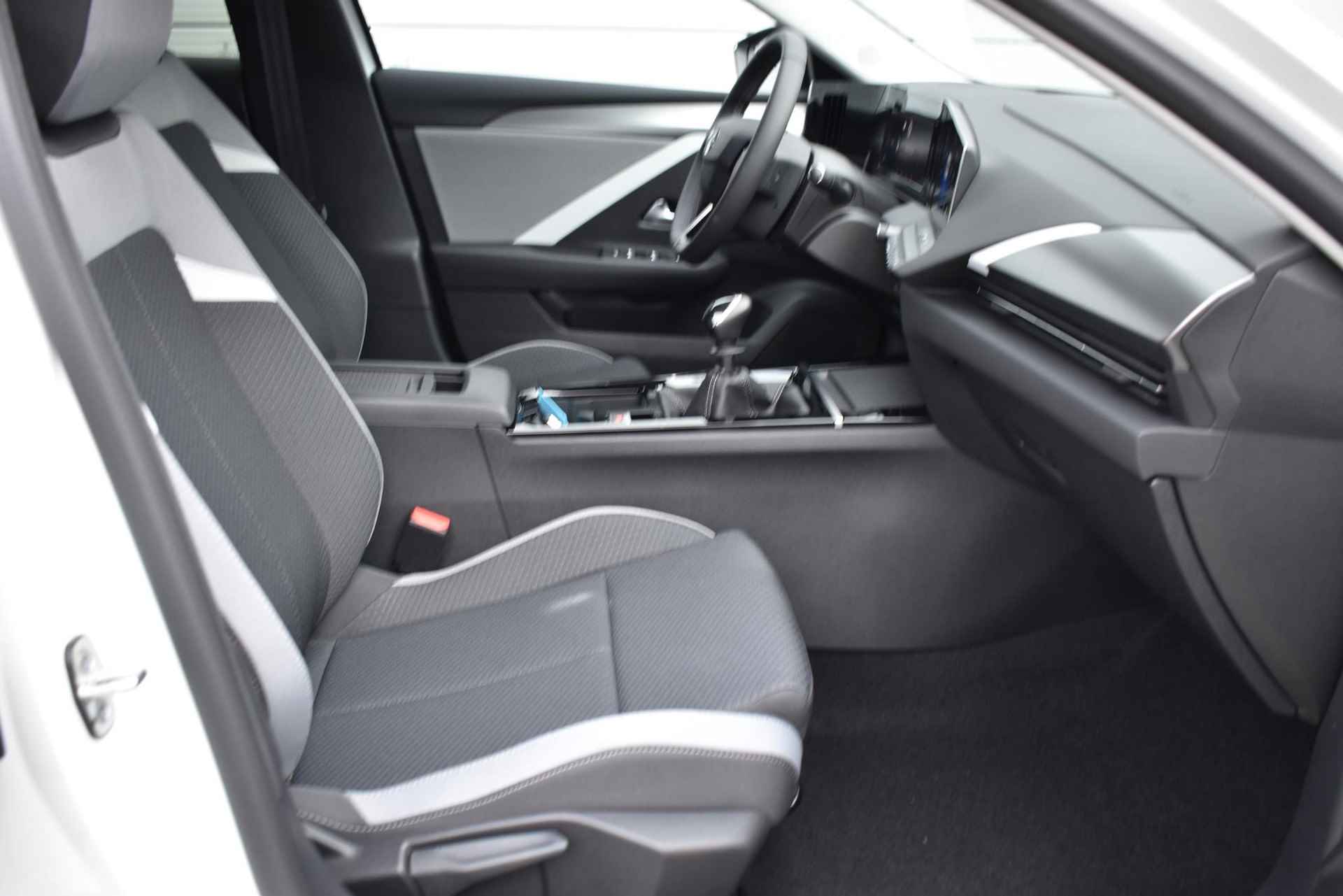 Opel Astra Sports Tourer 1.2 Level 2 130 pk / Navigatie / Cruisecontrol / getint glas - 14/41
