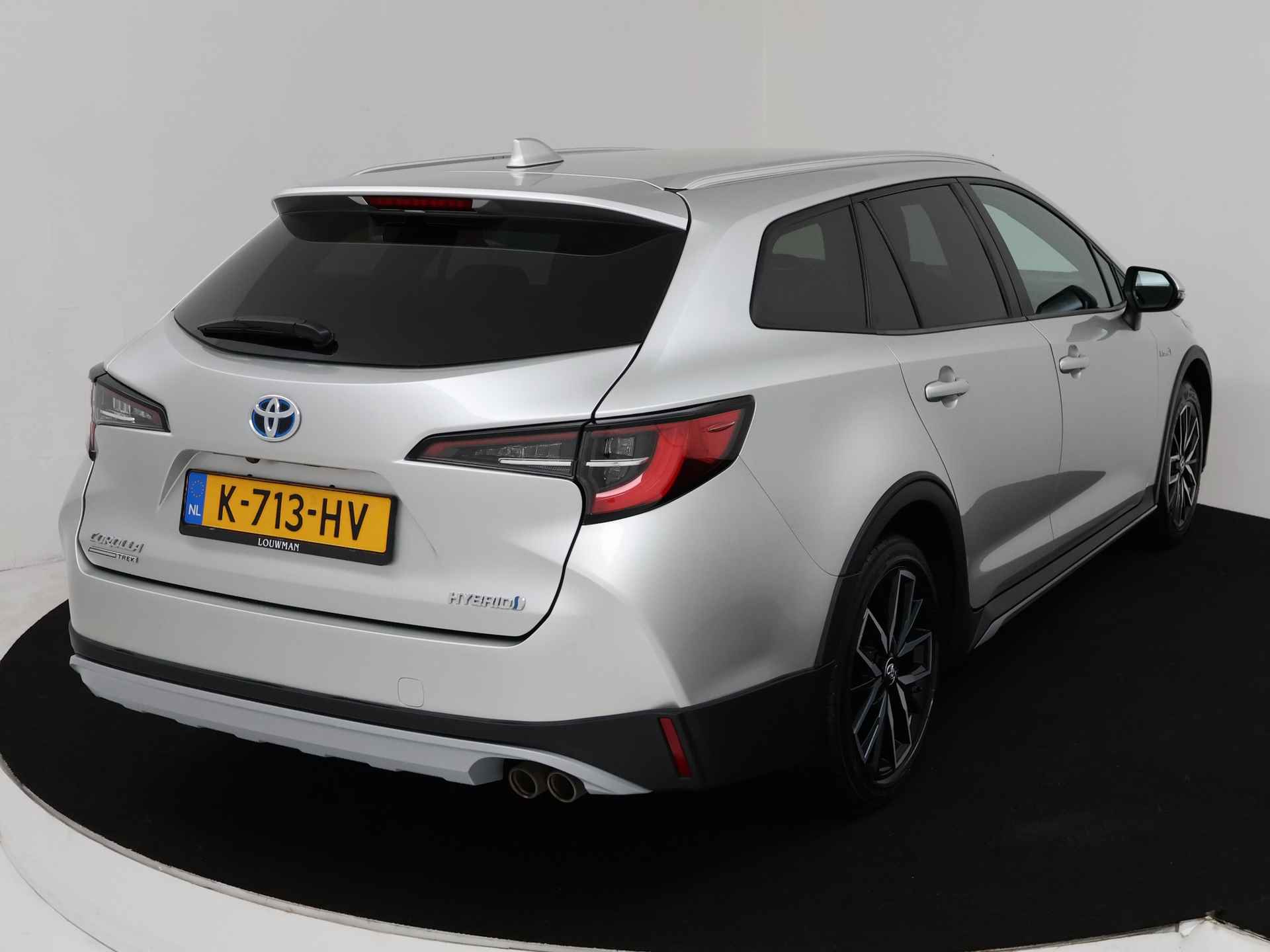 Toyota Corolla Touring Sports 2.0 Hybrid Trek | Navigatie | Stoelverwarming | Elektrische Achterklep | - 17/41