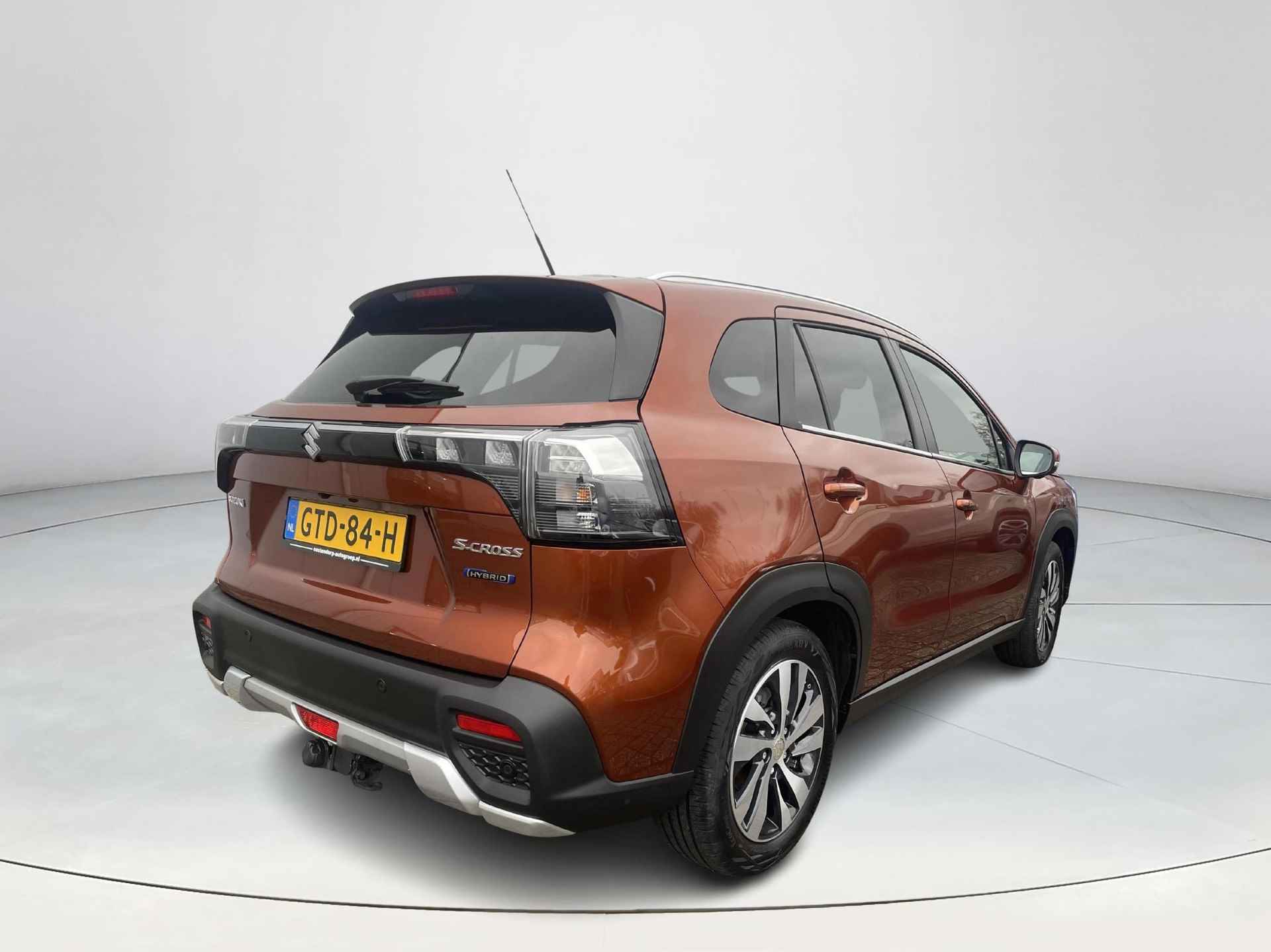 Suzuki S-cross 1.5 Hybrid Style automaat Elektrisch glazen panorama-dak | Afneembare trekhaak | parkeersensoren voor- en achter | Automaat | Climate Control | Apple CarPlay & Android Auto | Stoelverwarming | Fabrieksgarantie tm mei 2029 - 6/45