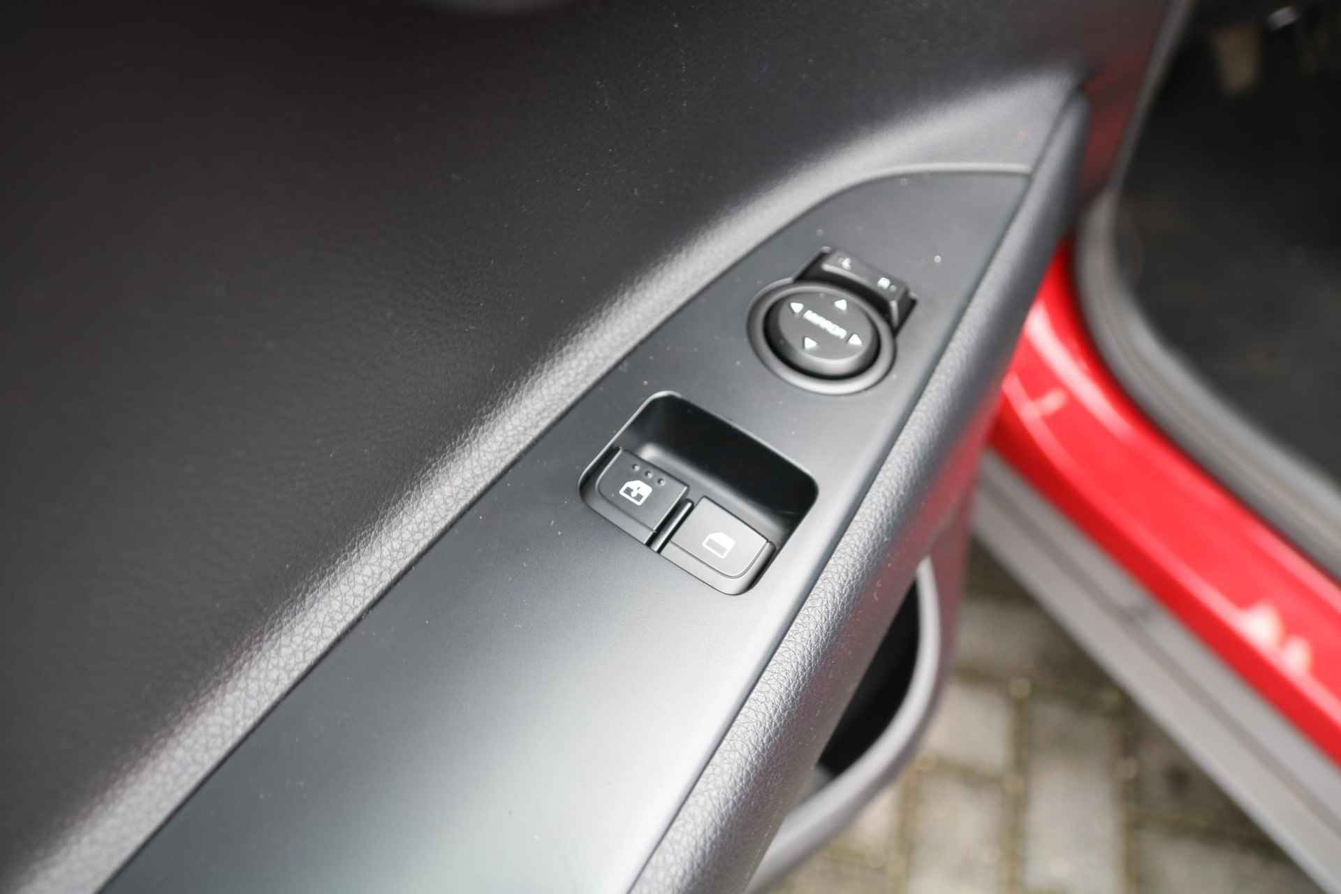 Kia Stonic 1.0 T-GDi ComfortPlusLine Navigator | Airco | Navi | Camera | Parkeersensor achter | Privacy Glass | LM Velgen | - 25/26