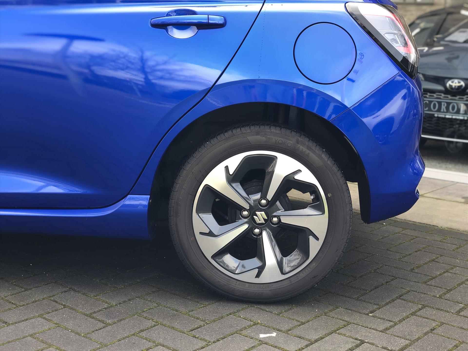 Suzuki Swift 1.2 DualJet Hybrid Style | Dodehoekherkenning, Parkeersensoren, Stoelverwarming, Apple CarPlay/Android Auto, Nieuw model! - 3/41