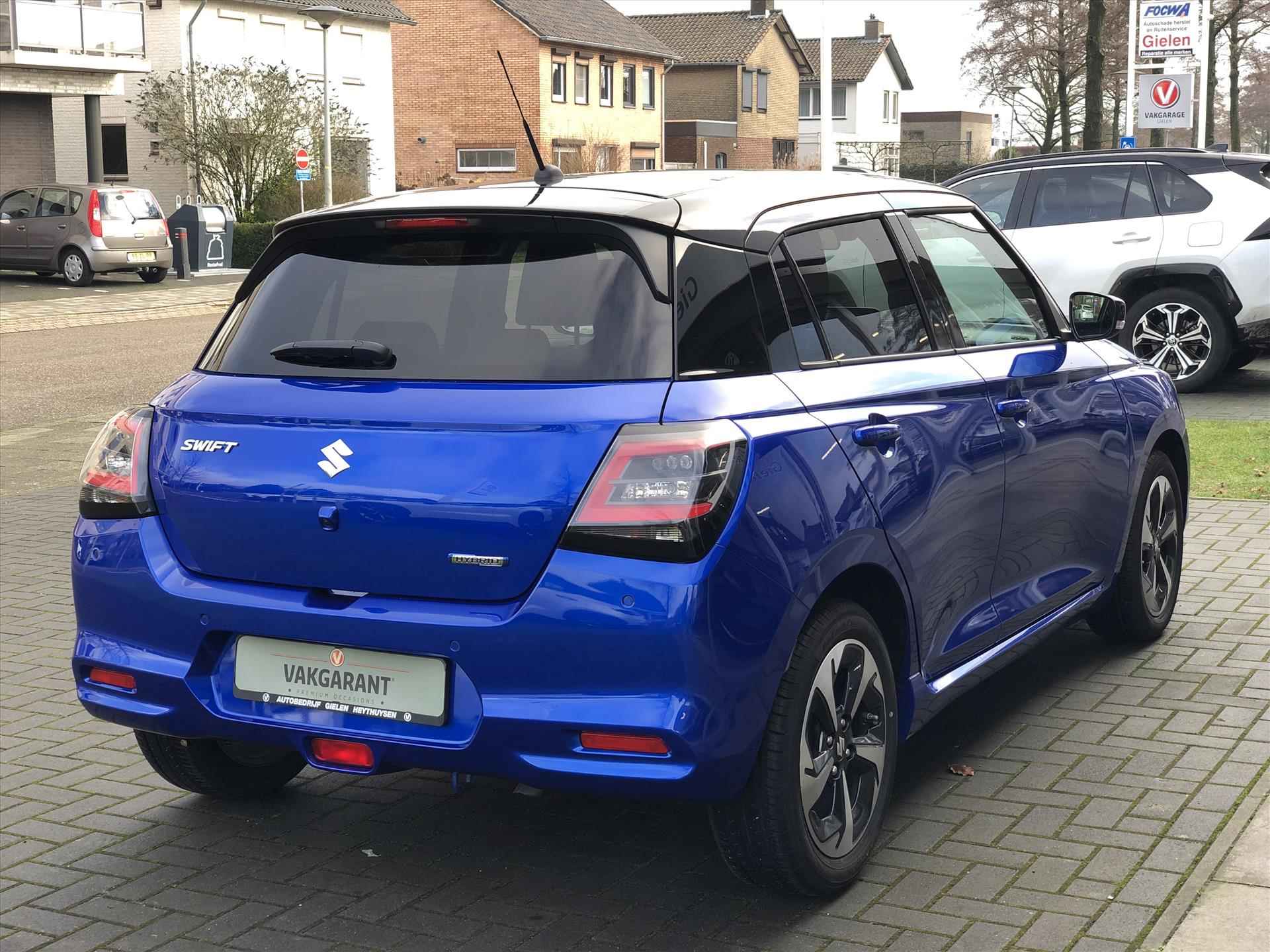 Suzuki Swift 1.2 DualJet Hybrid Style | Dodehoekherkenning, Parkeersensoren, Stoelverwarming, Apple CarPlay/Android Auto, Nieuw model! - 4/41