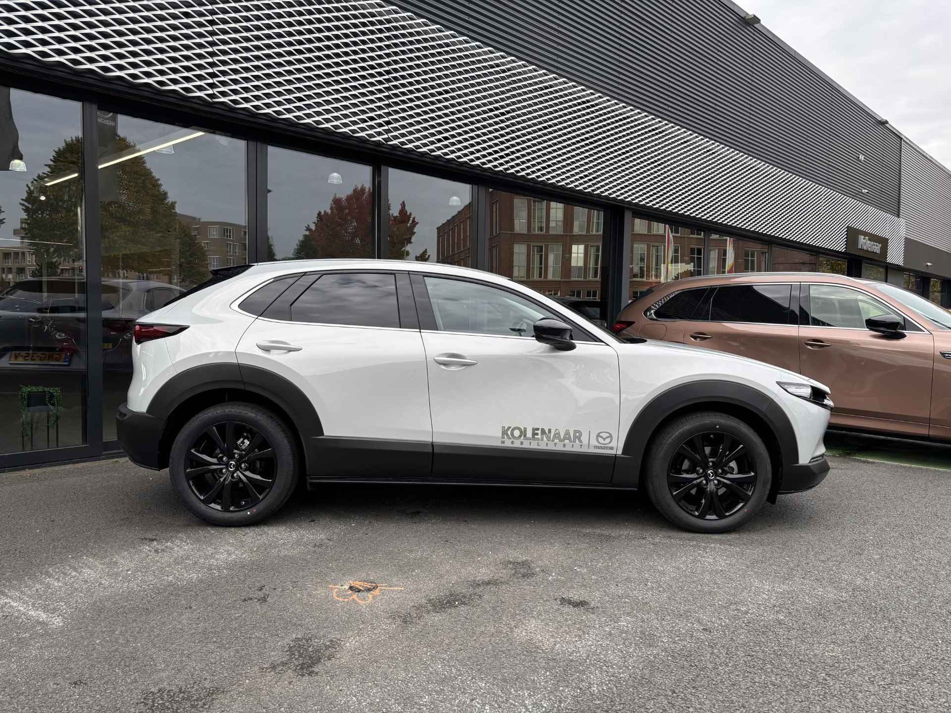 Mazda CX-30 2.0 e-Sky-G 122 Nagisa /1e eigenaar/Dealeronderhouden/Navi/ECC/Adaptive/HUD/Keyless/CarPlay - 2/34