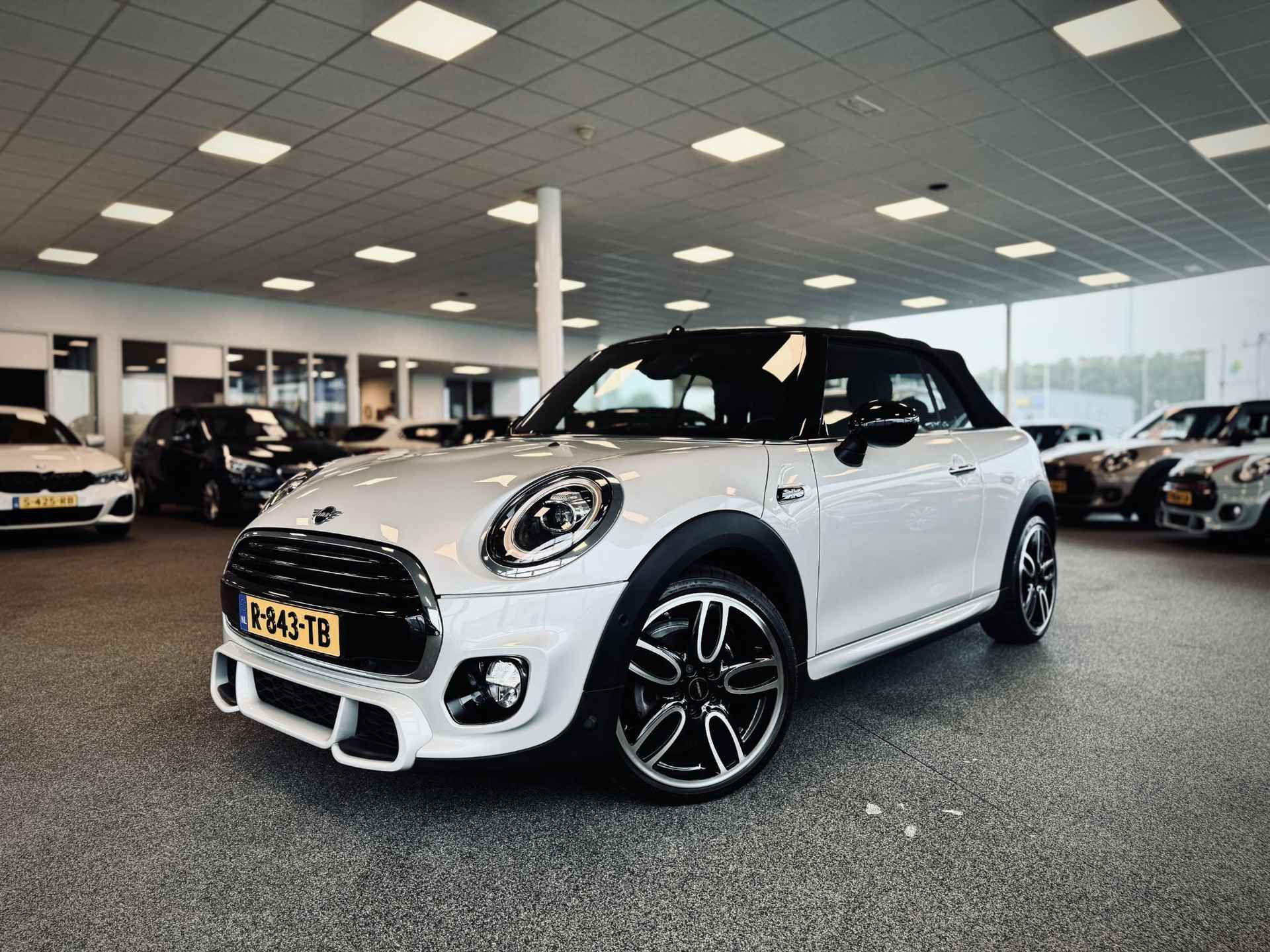 MINI Cooper Cabrio 1.5 Salt JCW Leder - 42/43