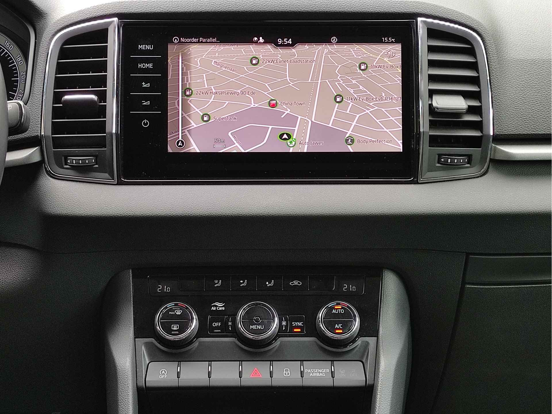 Škoda Karoq 1.0 TSI Business Edition Navigatie - Climatronic - 16Inch LMV - Apple Carplay/Android Auto - NL auto - 17/29