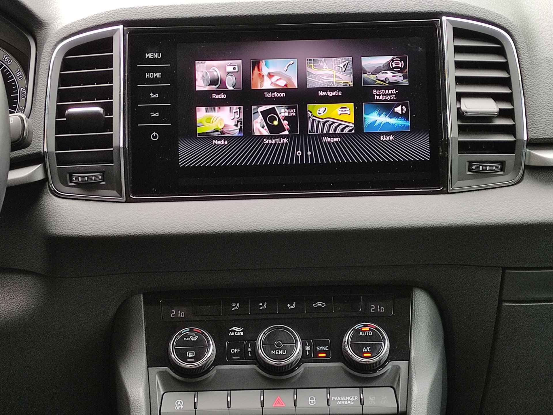 Škoda Karoq 1.0 TSI Business Edition Navigatie - Climatronic - 16Inch LMV - Apple Carplay/Android Auto - NL auto - 18/29