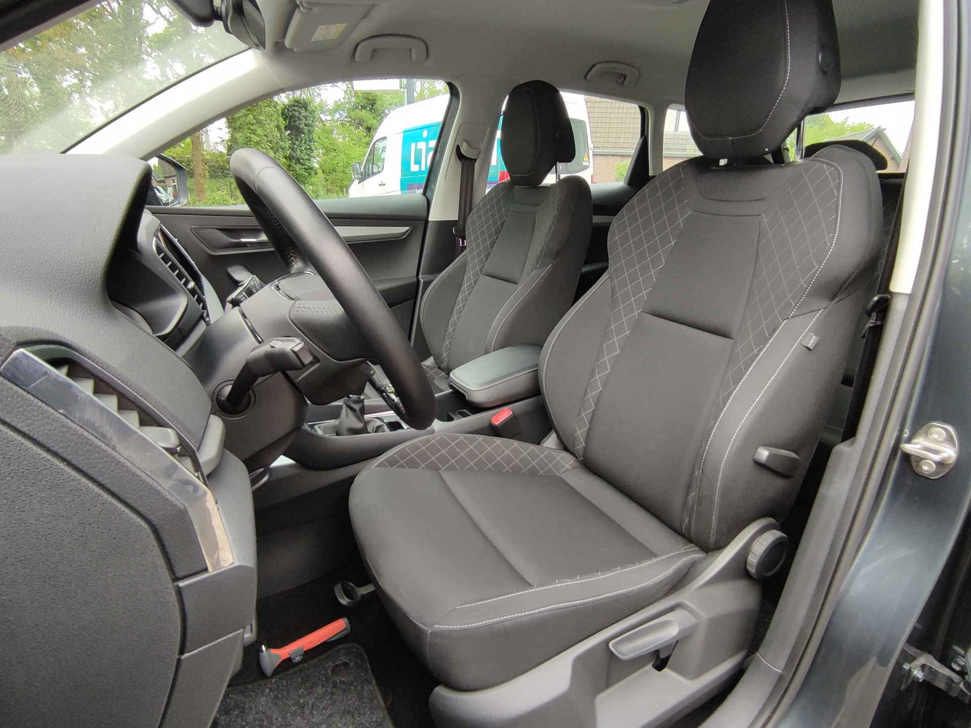 Škoda Karoq 1.0 TSI Business Edition Navigatie - Climatronic - 16Inch LMV - Apple Carplay/Android Auto - NL auto - 22/29