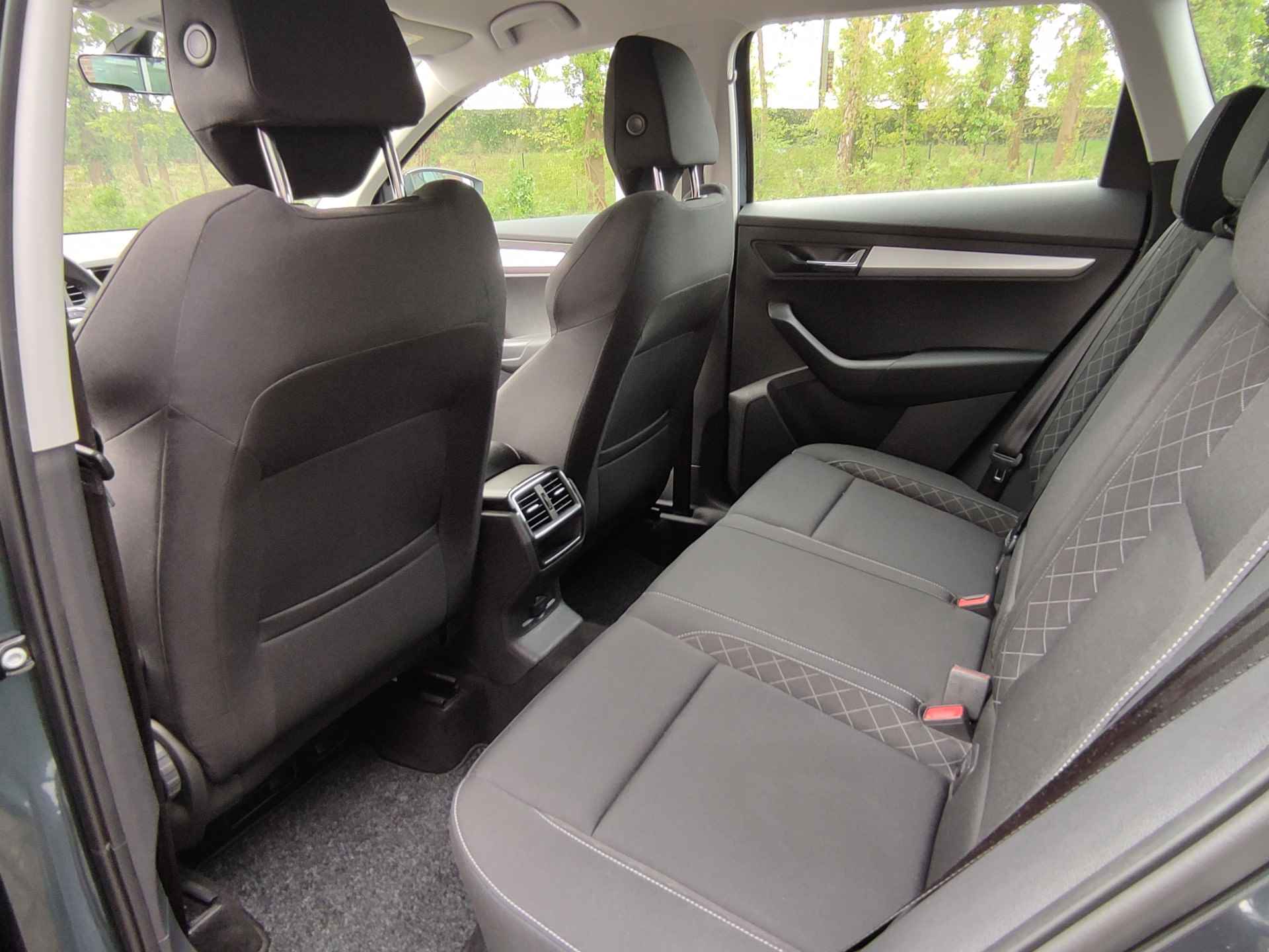 Škoda Karoq 1.0 TSI Business Edition Navigatie - Climatronic - 16Inch LMV - Apple Carplay/Android Auto - NL auto - 23/29