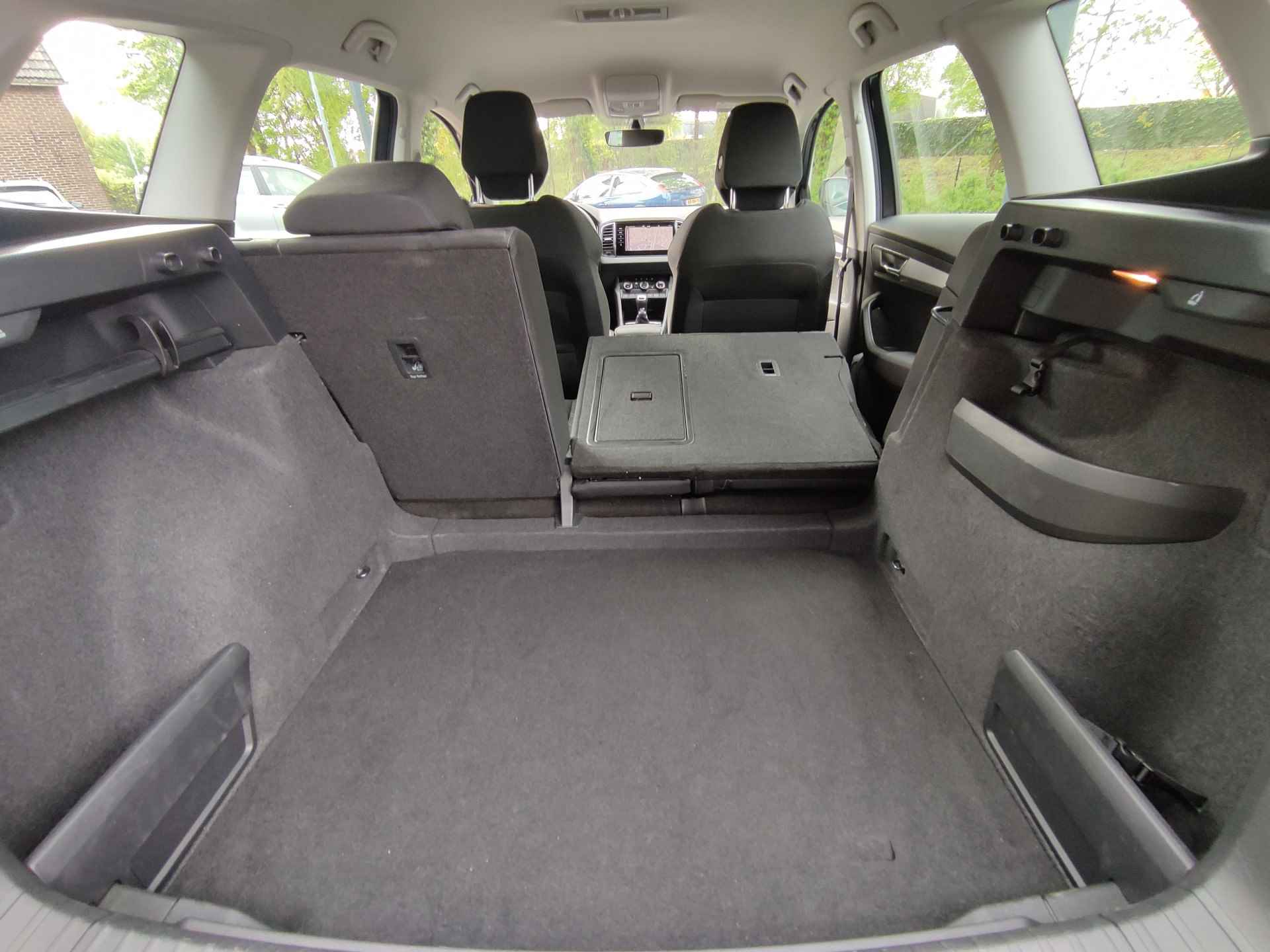 Škoda Karoq 1.0 TSI Business Edition Navigatie - Climatronic - 16Inch LMV - Apple Carplay/Android Auto - NL auto - 25/29