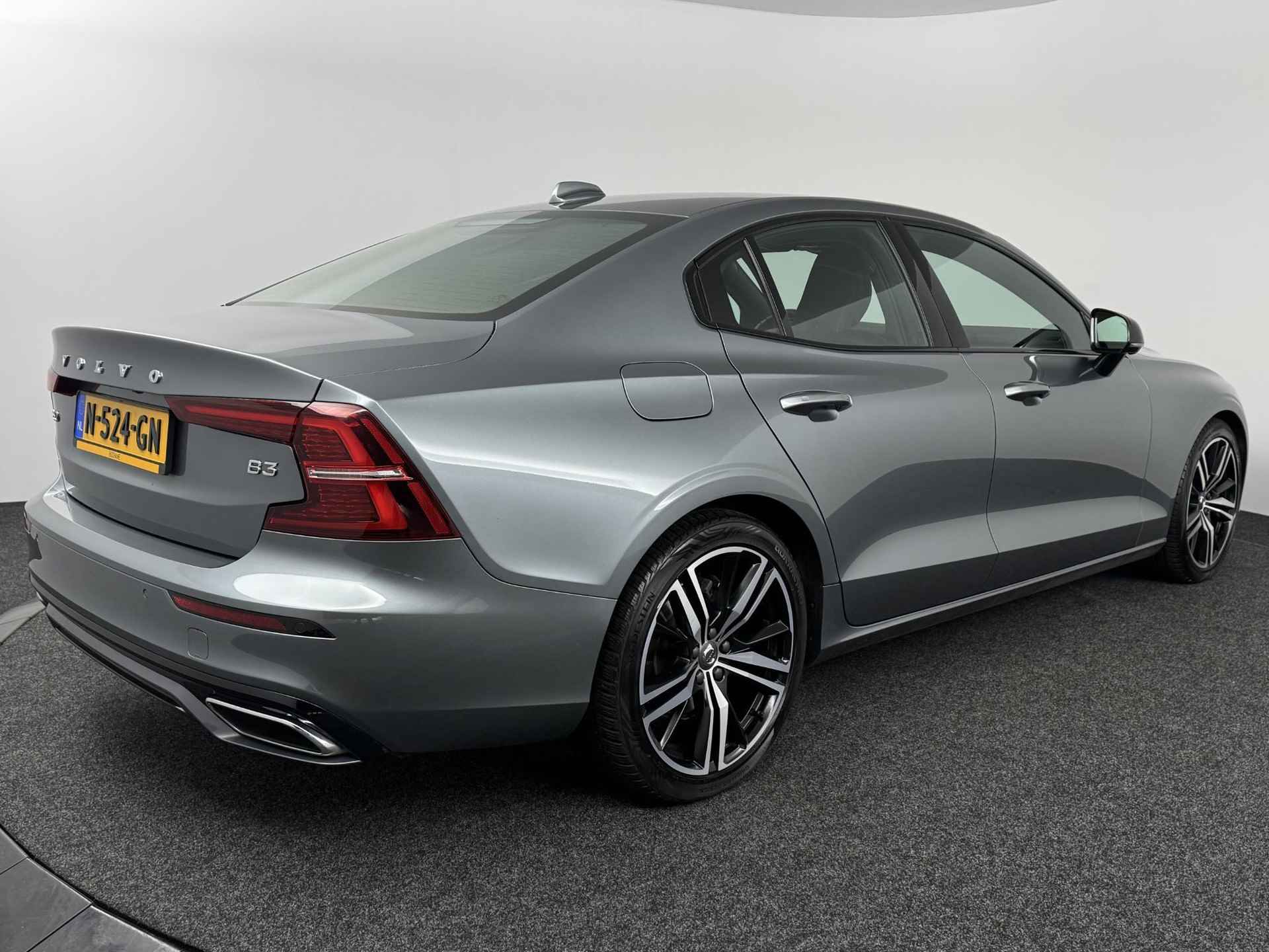 Volvo S60 2.0 B3 R-Design - 4/51