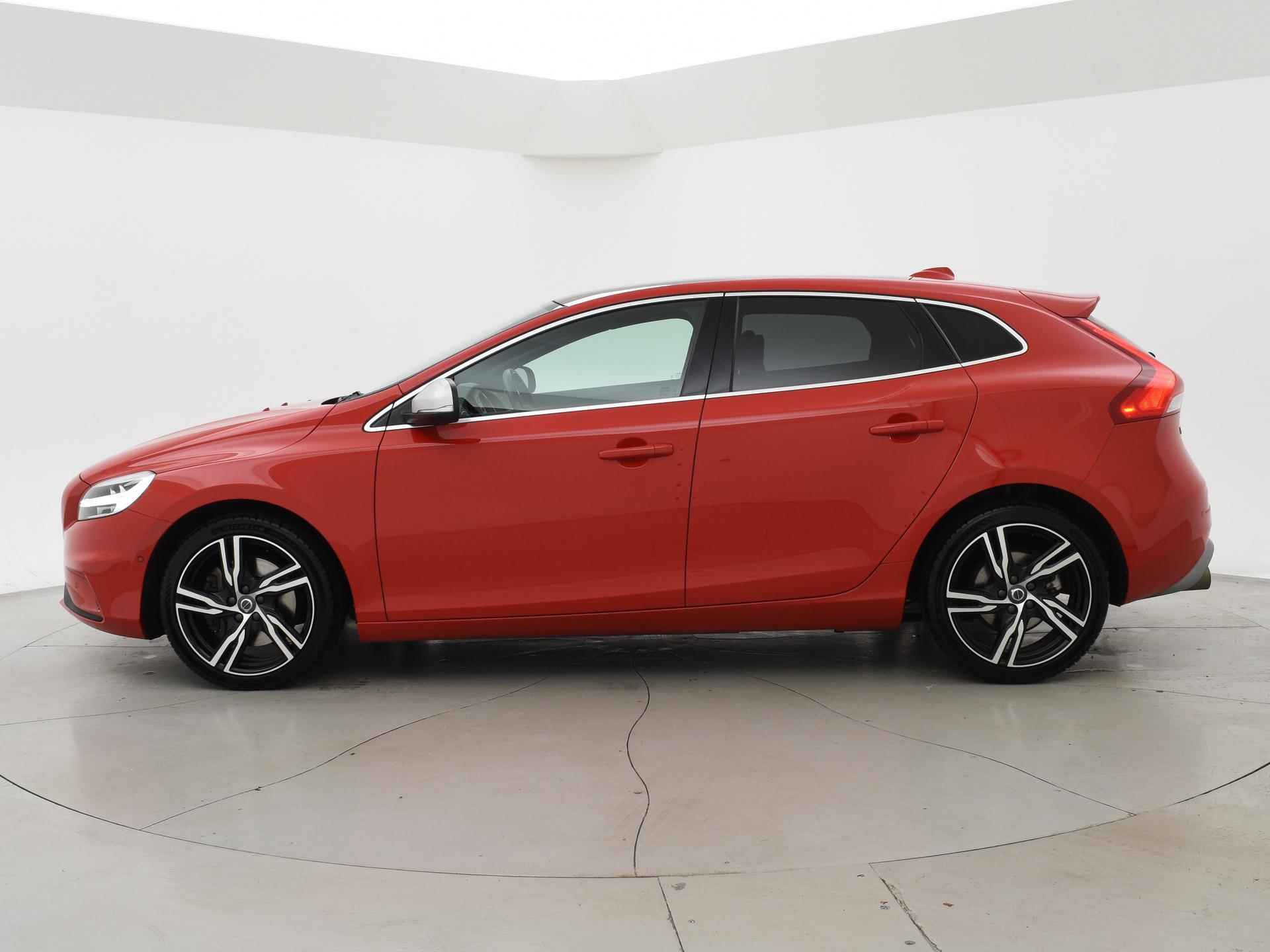 Volvo V40 2.0 T4 190 PK AUT. R-DESIGN + PANORAMA | LEDER | AFN. TREKHAAK | 18 INCH | CAMERA | LED - 6/39