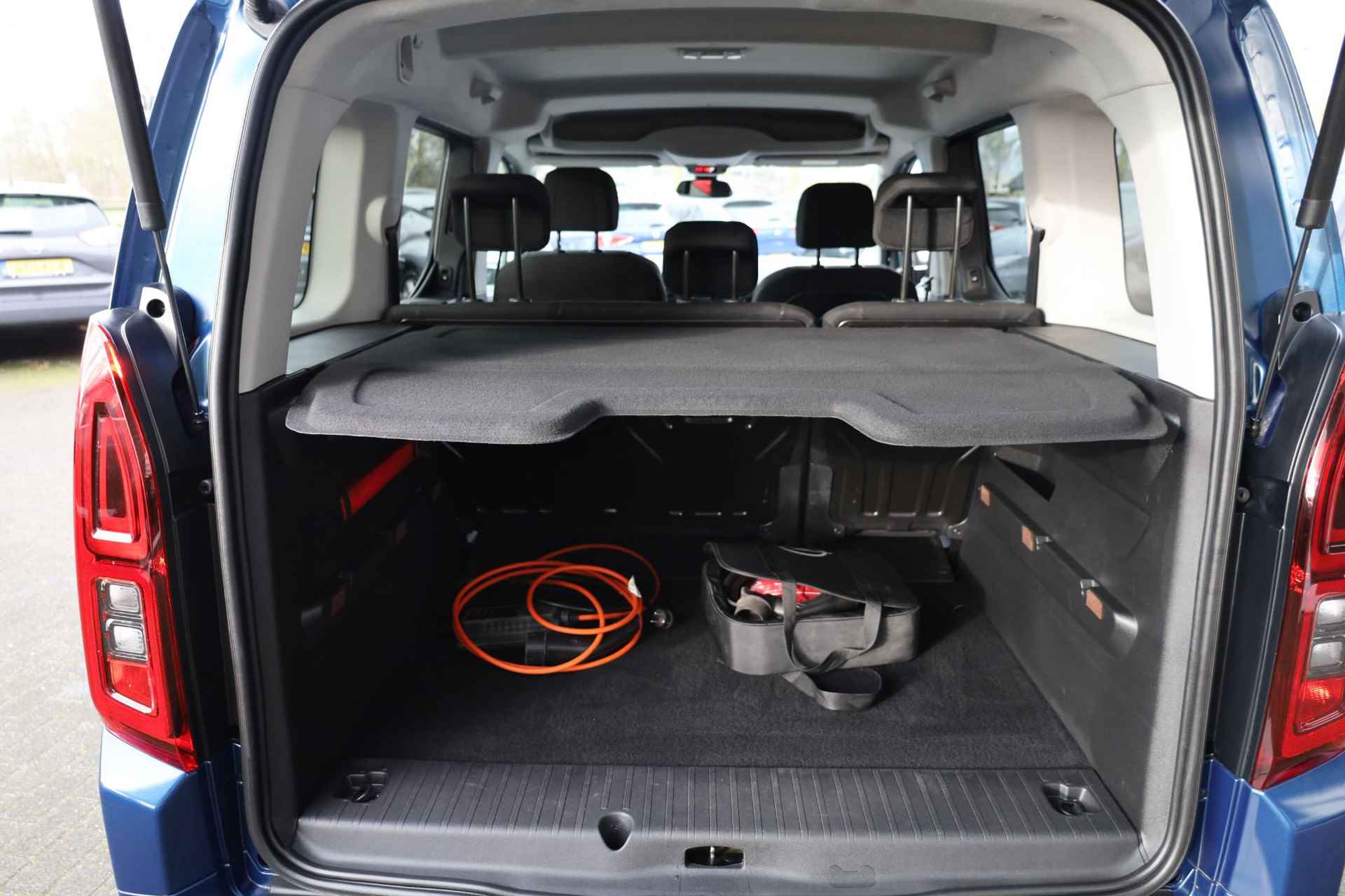 Opel Combo-e Life L1H1 Edition 50 kWh CAMERA DAB CARPLAY STOELVERWARMING BULLBAR JBL LMV PDC - 36/44