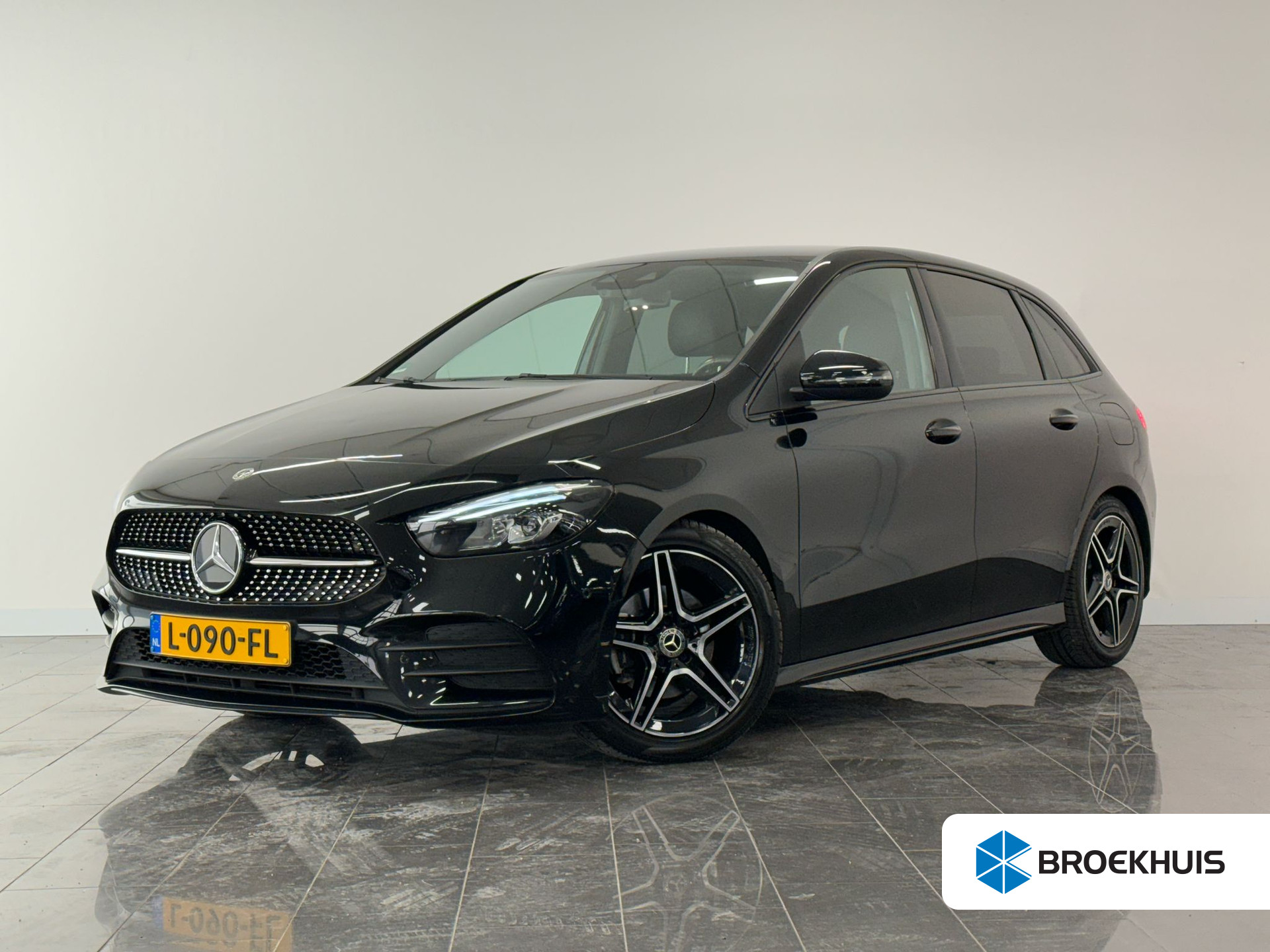 Mercedes-Benz B-klasse 180 Business Solution AMG