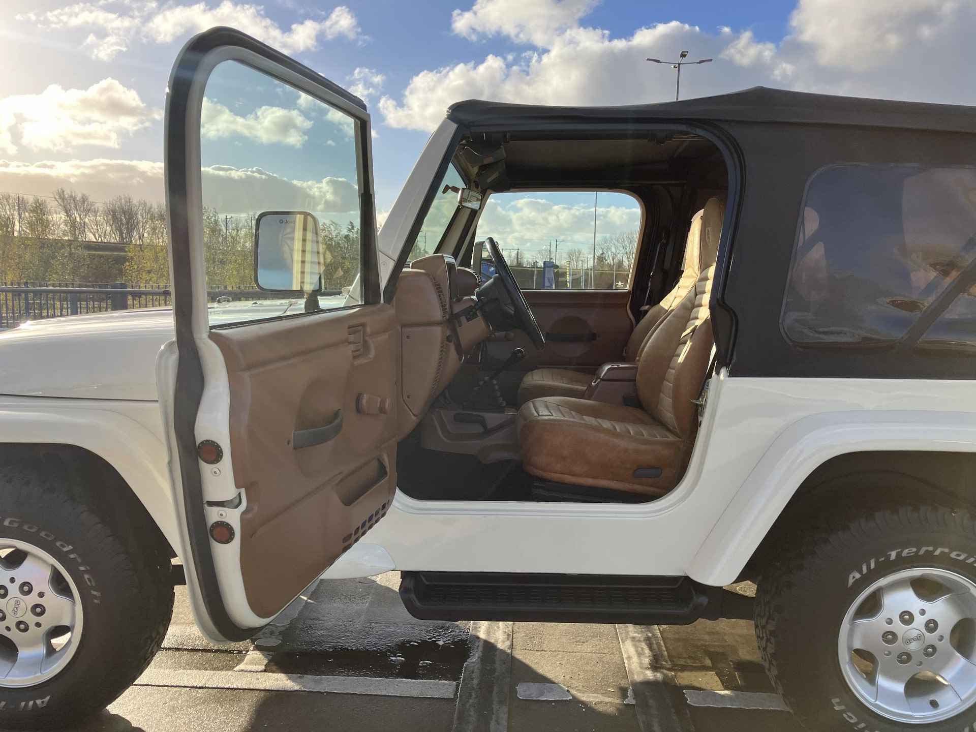 Jeep Wrangler 4.0i Softtop / One off kind BRUTE / Top staat - 5/46