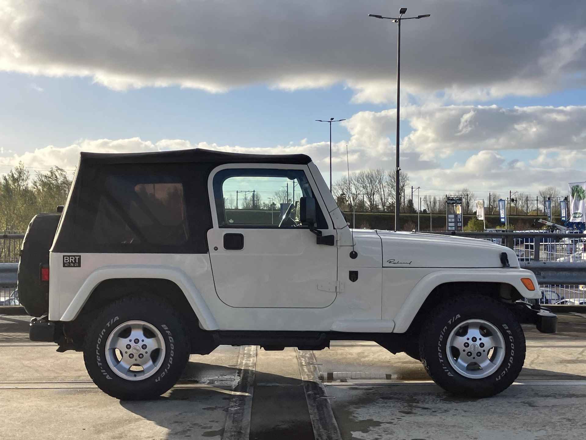 Jeep Wrangler 4.0i Softtop / One off kind BRUTE / Top staat - 9/46