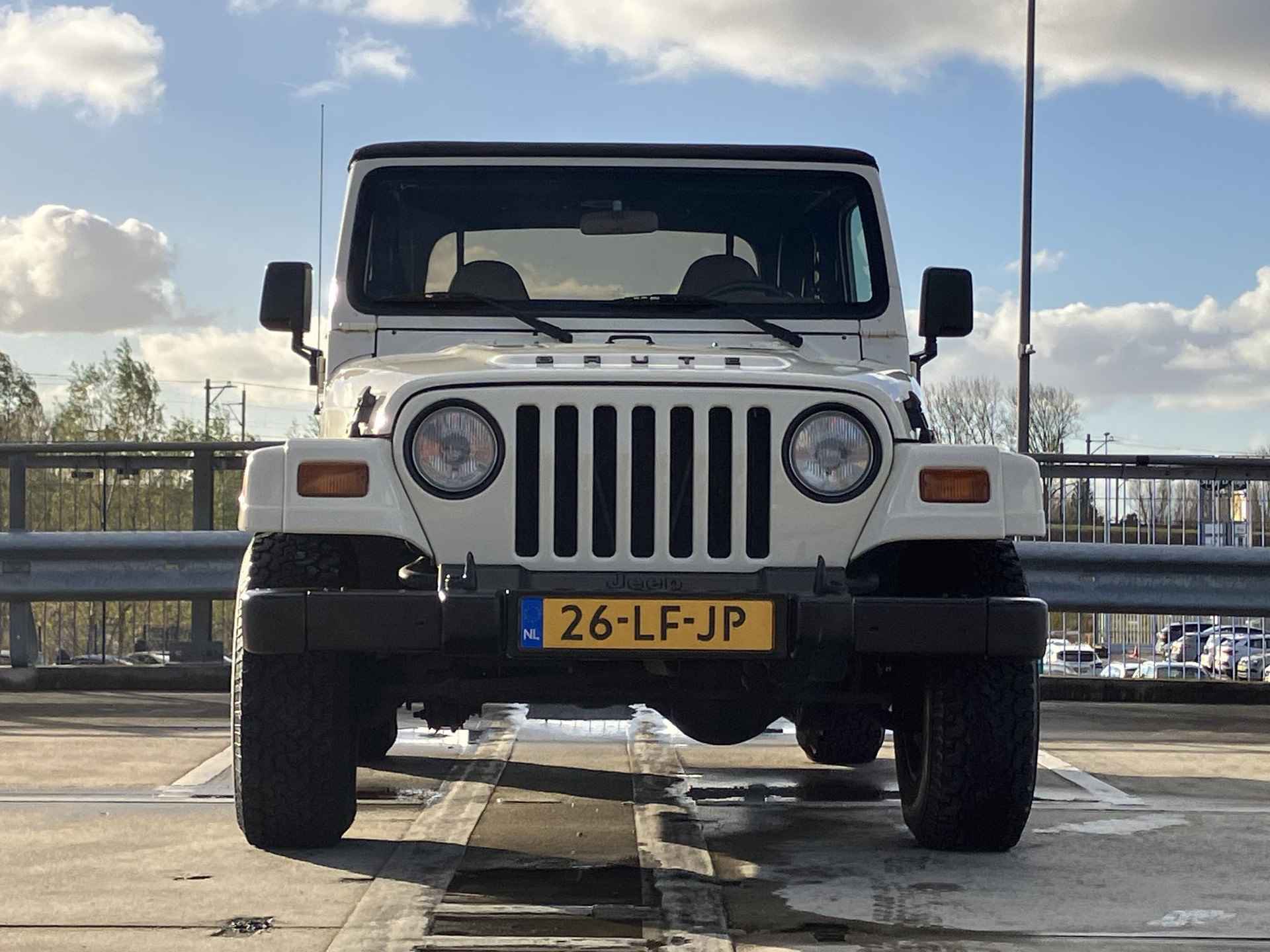 Jeep Wrangler 4.0i Softtop / One off kind BRUTE / Top staat - 33/46