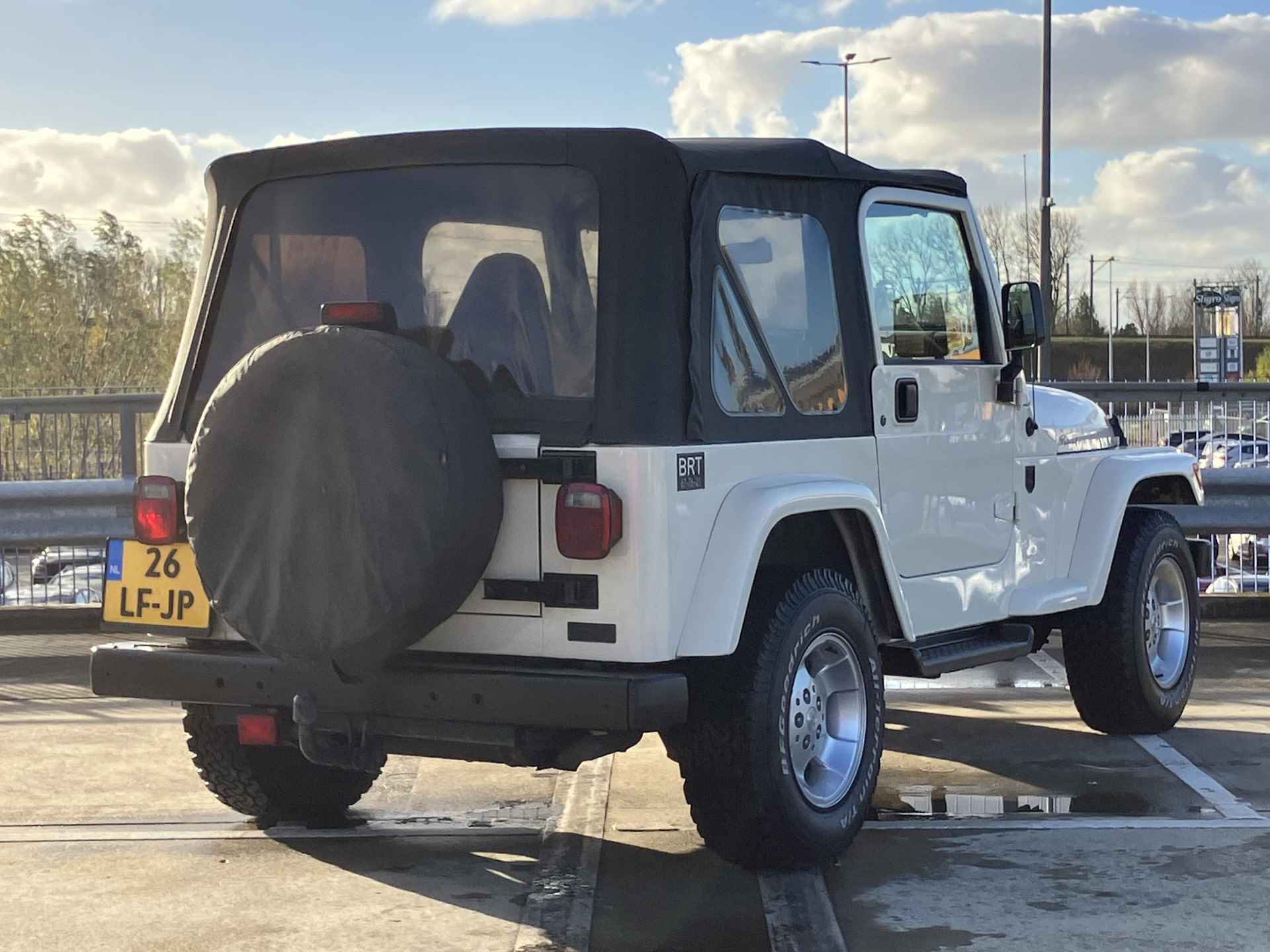 Jeep Wrangler 4.0i Softtop / One off kind BRUTE / Top staat - 36/46