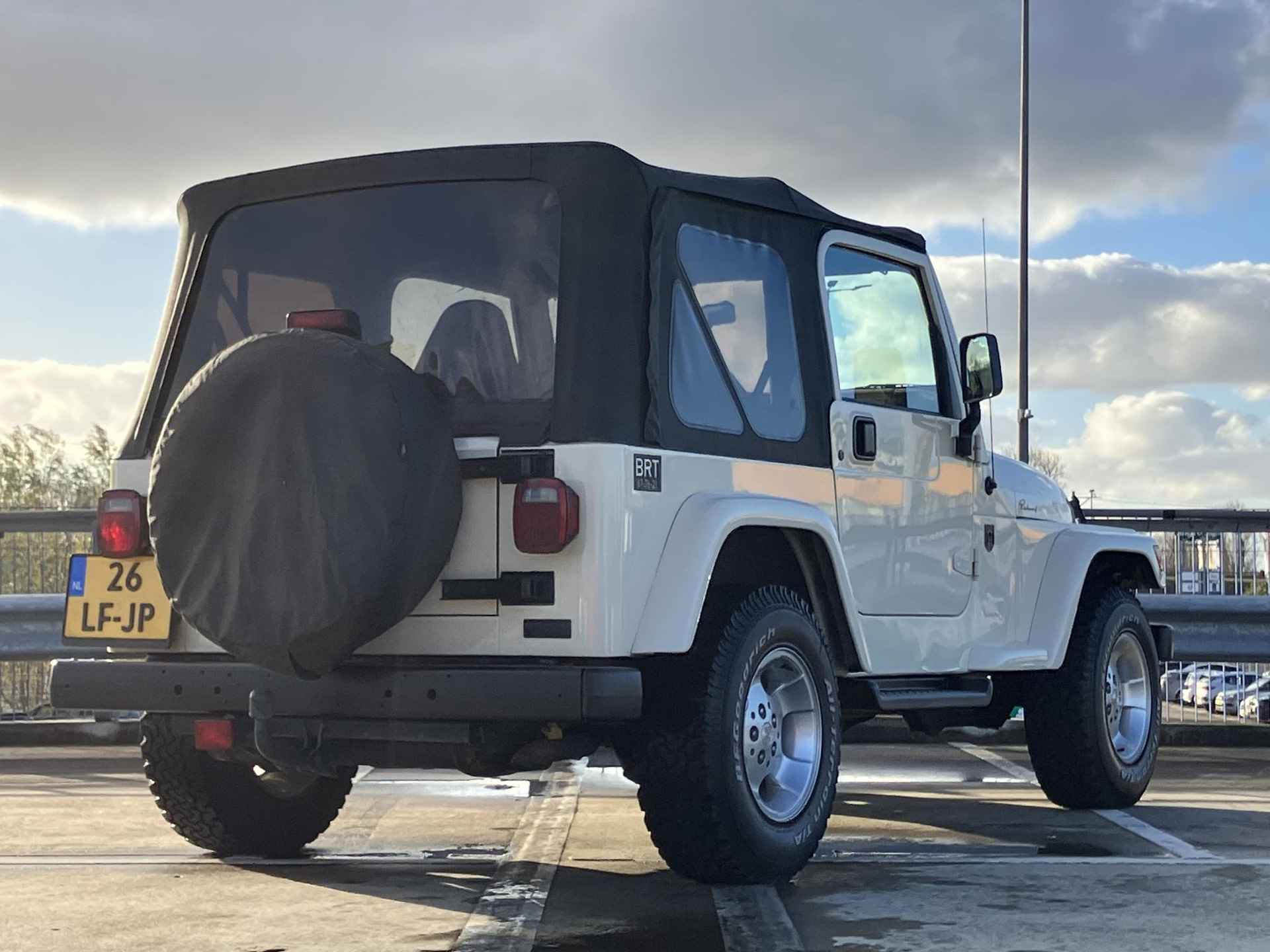 Jeep Wrangler 4.0i Softtop / One off kind BRUTE / Top staat - 46/46