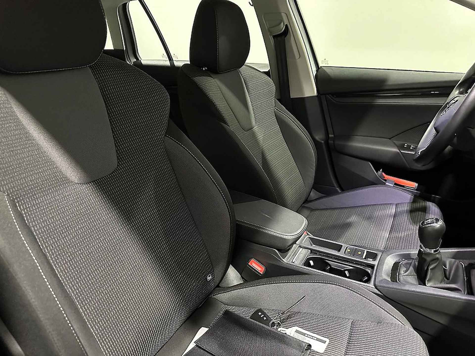Škoda Octavia Combi 1.0 TSI Business Edition Digitaal dashboard -  Elektrische achterklep - Led verlichting - Navigatie - Climatronic - 14/21