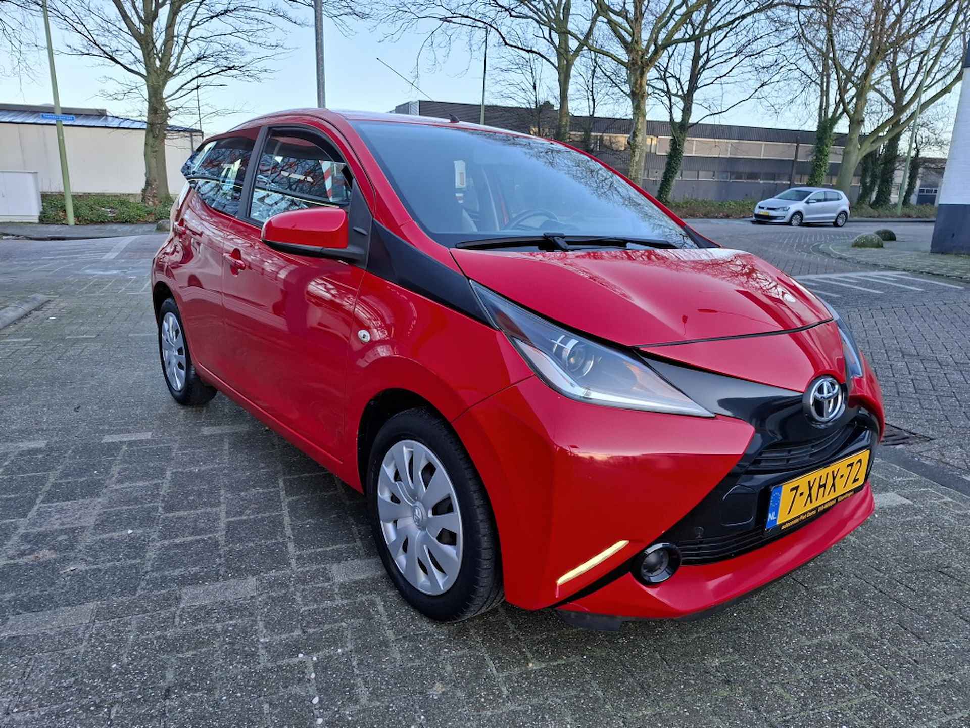 Toyota Aygo 1.0 VVT-i x-play - 6/17