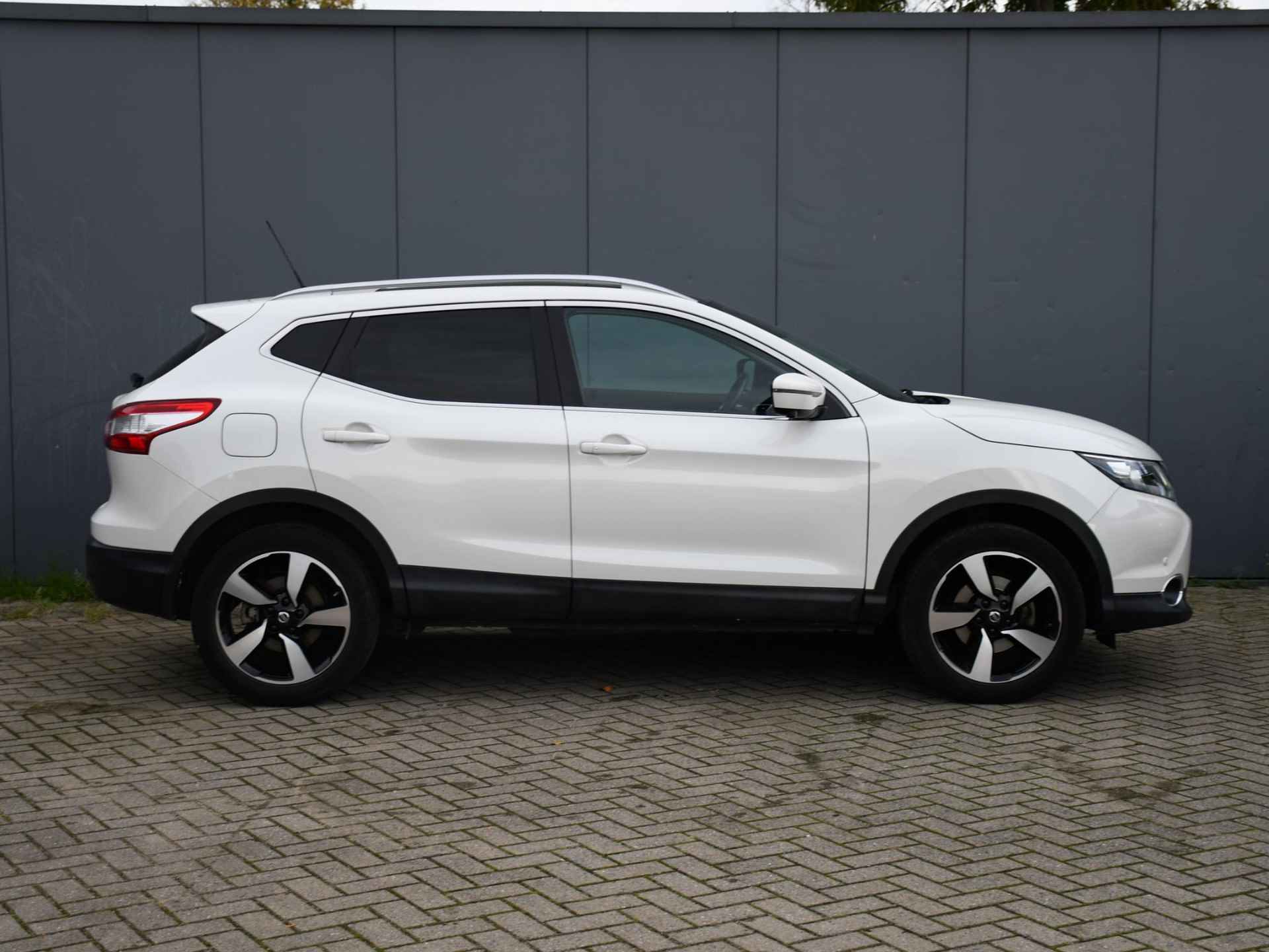 Nissan Qashqai N-Connecta 1.2 116pk PANO-DAK | 18''LM | TREKHAAK | 360° CAM. | DAB | NAVI | CRUISE.C - 3/30