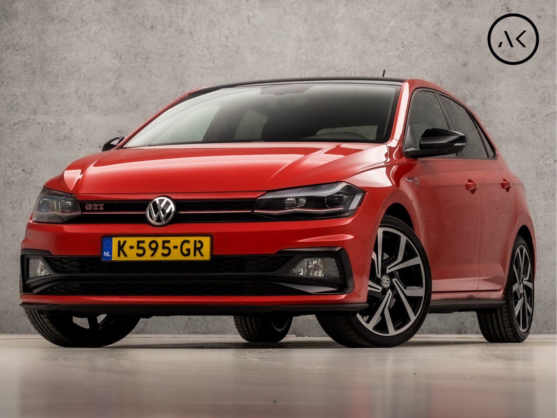 Volkswagen Polo 2.0 TSI GTI 200Pk Automaat (DIGITAL COCKPIT, APPLE CARPLAY, GROOT NAVI, STOELVERWARMING, SPORTSTOELEN, MODE KNOP, CLIMATE, GETINT GLAS, ADAPTIVE CRUISE, LED KOPLAMPEN, NIEUWSTAAT)