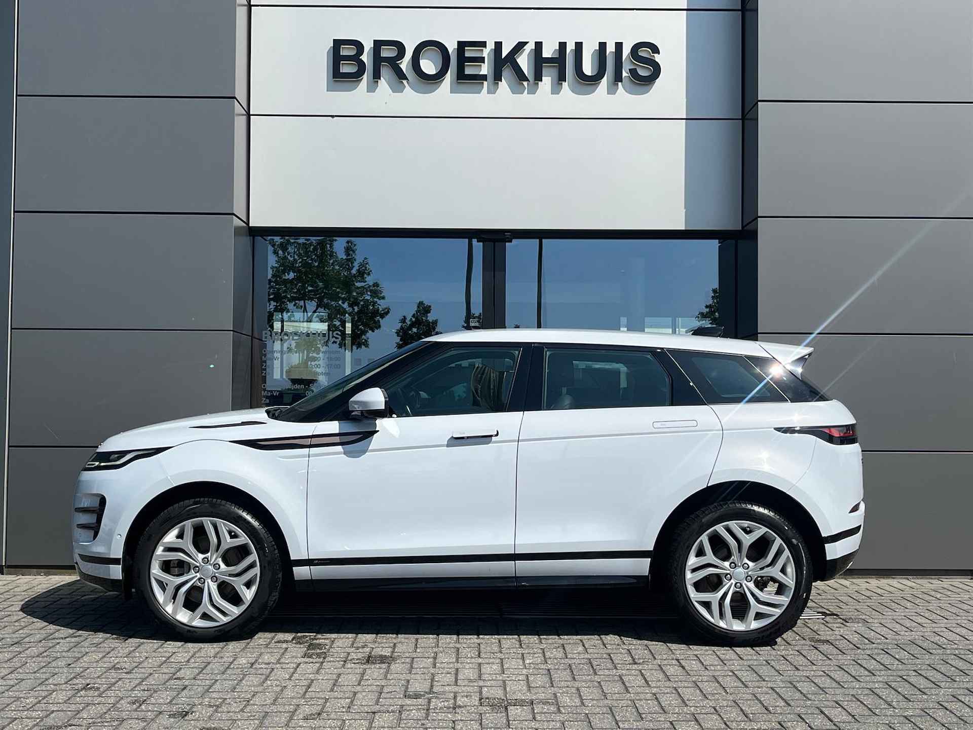 Land Rover Range Rover Evoque 2.0 D180 AWD R-Dynamic SE | 20 Inch | Cold Climate | Leder | Memorystoelen | ClearSight Spiegel - 2/13