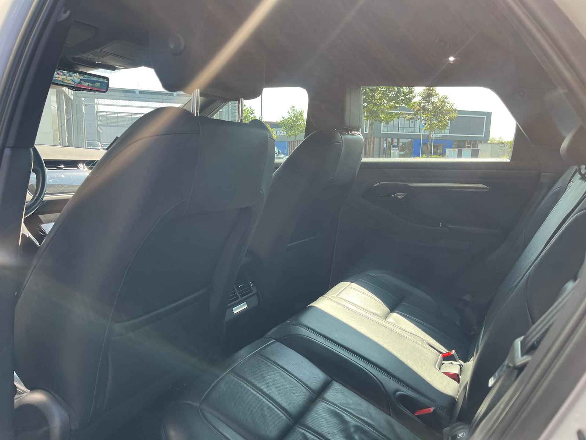 Land Rover Range Rover Evoque 2.0 D180 AWD R-Dynamic SE | 20 Inch | Cold Climate | Leder | Memorystoelen | ClearSight Spiegel - 6/13