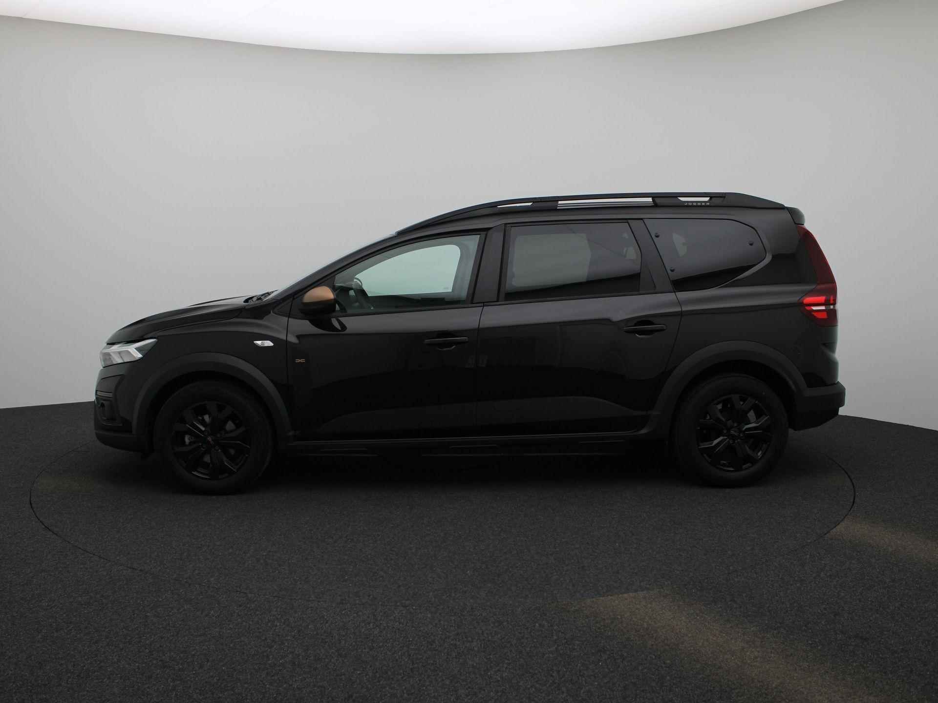 Dacia Jogger 1.0 TCe 110Pk Extreme 7p. | Climate Control | Navigatie via Apple Carplay/Android Auto | Cruise Control | Parkeersensoren incl. Camera | Keyless | Bluetooth Telefoonvoorbereiding | - 4/38