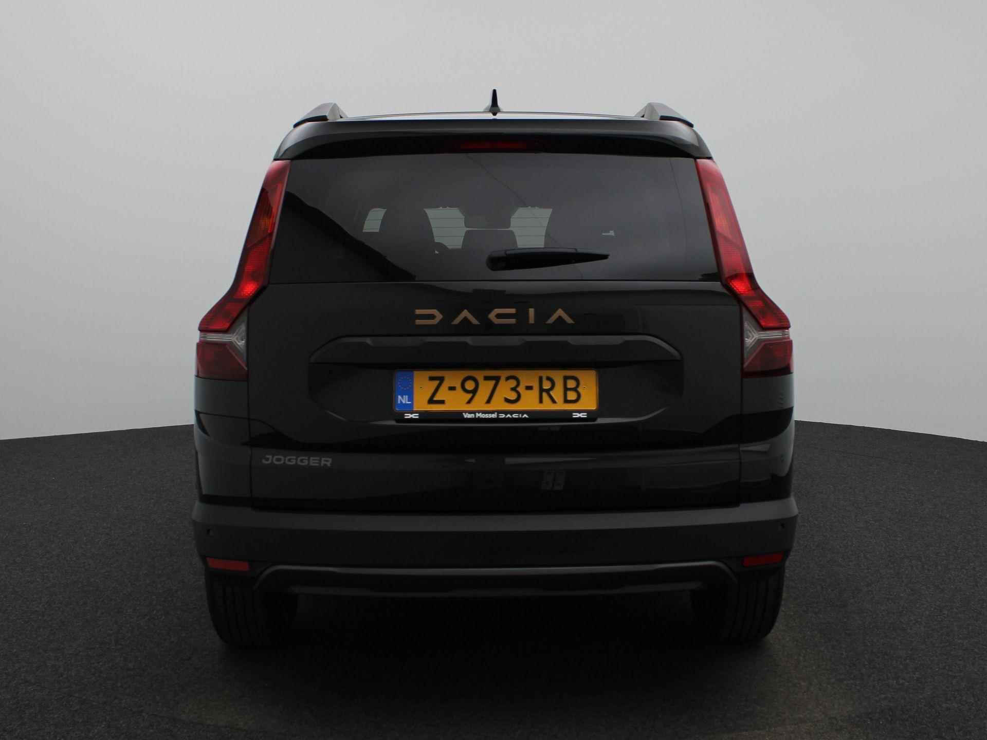 Dacia Jogger 1.0 TCe 110Pk Extreme 7p. | Climate Control | Navigatie via Apple Carplay/Android Auto | Cruise Control | Parkeersensoren incl. Camera | Keyless | Bluetooth Telefoonvoorbereiding | - 5/38