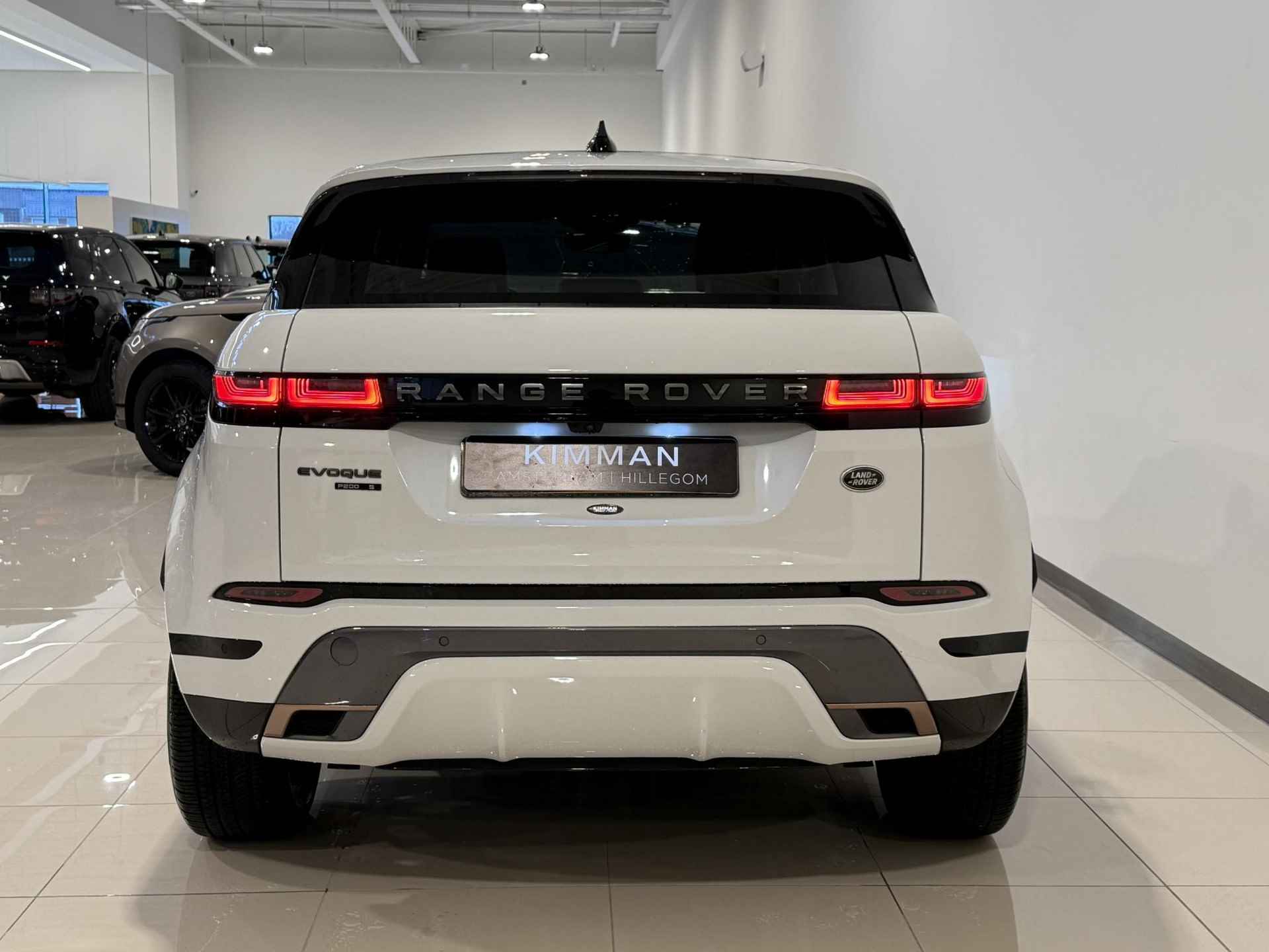 Land Rover Range Rover Evoque 2.0 P200 AWD R-Dynamic | Panorama schuif/kantel dak| 20 inch Gloss Black | Digital Dash - 5/25