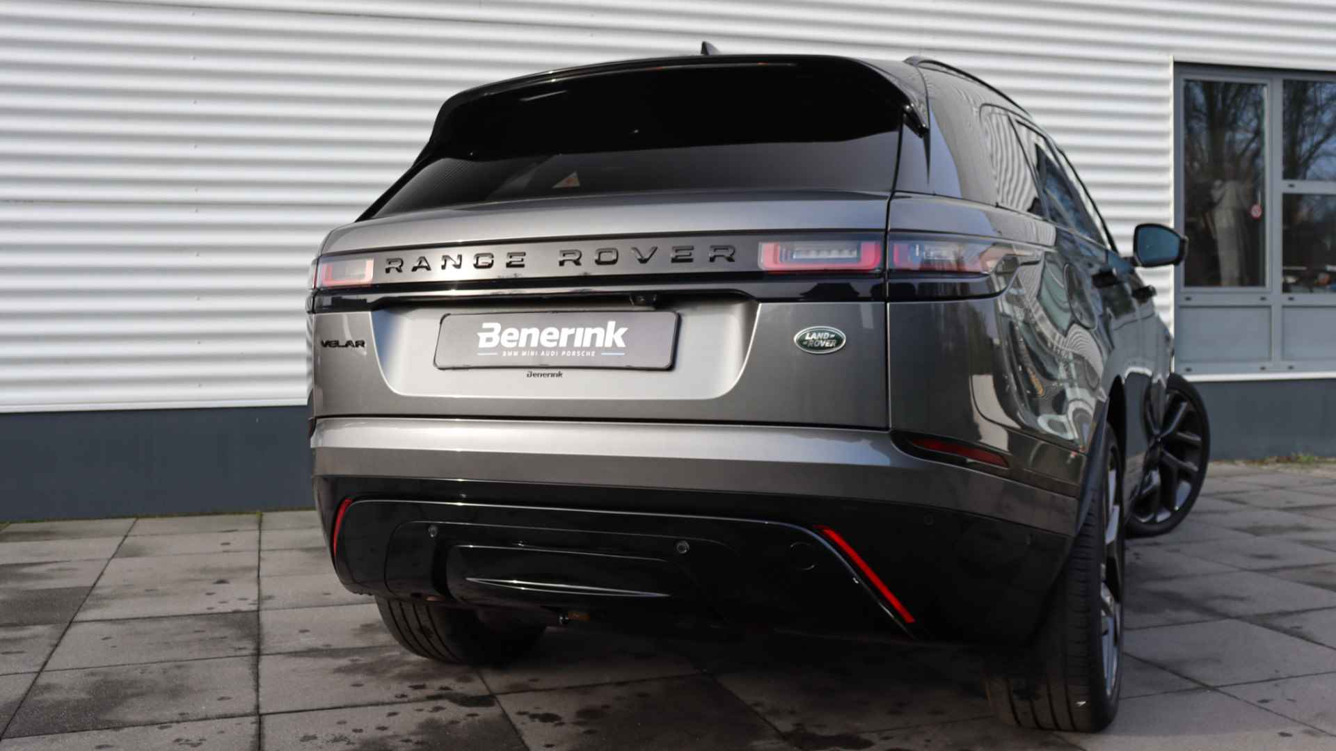 Land Rover Range Rover Velar 2.0 P250 Turbo AWD R-Dynamic S | Meridian | Panoramadak | Matrix LED | Surround View - 20/27