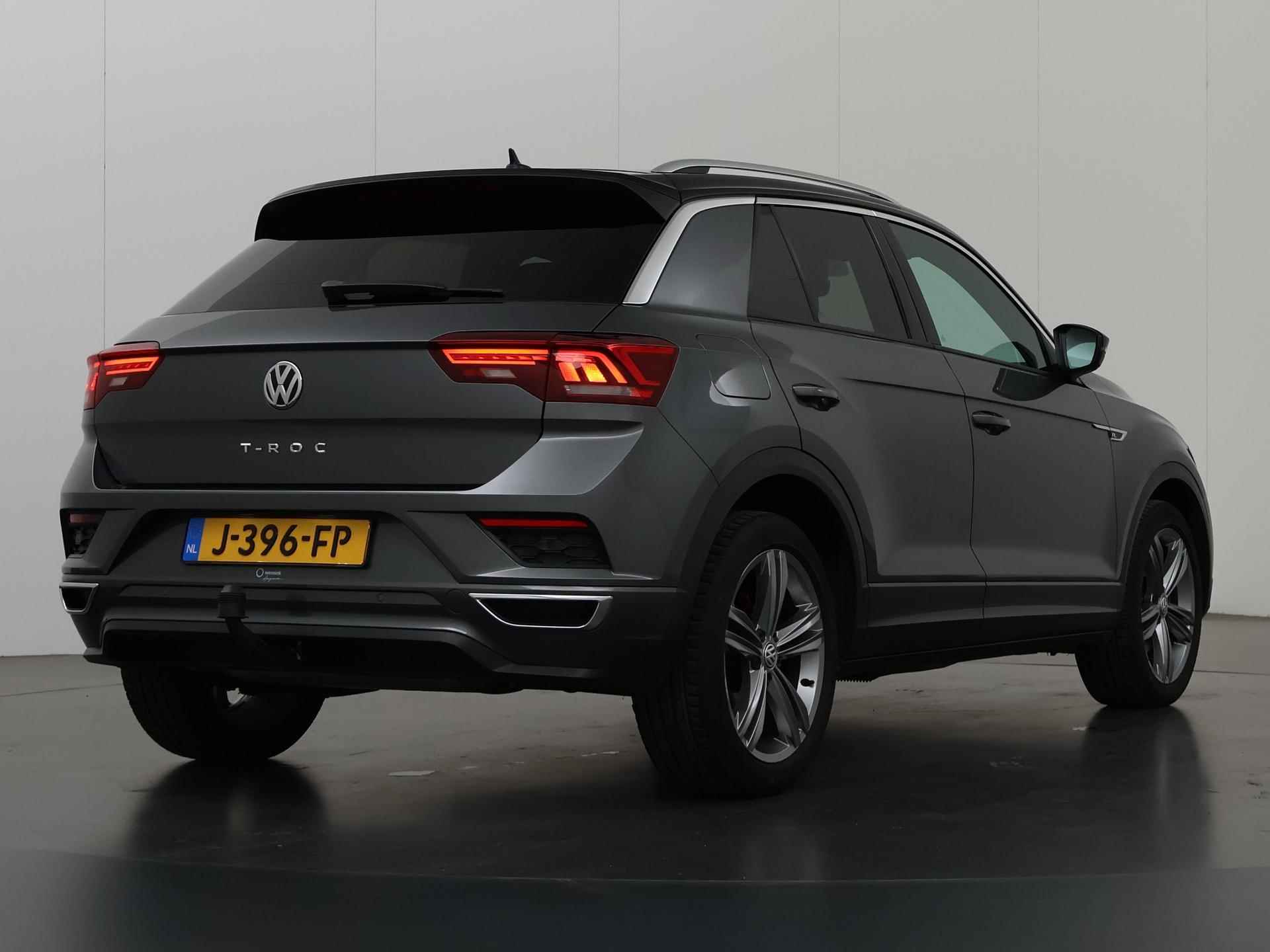 Volkswagen T-Roc 1.5 TSI Sport Business R | Trekhaak | Panoramadak | Virtual cockpit | Navigatie | Parkeercamera | Carplay | Beats Audio | Elektr. Achterklep | dodehoekdetectie | - 3/46