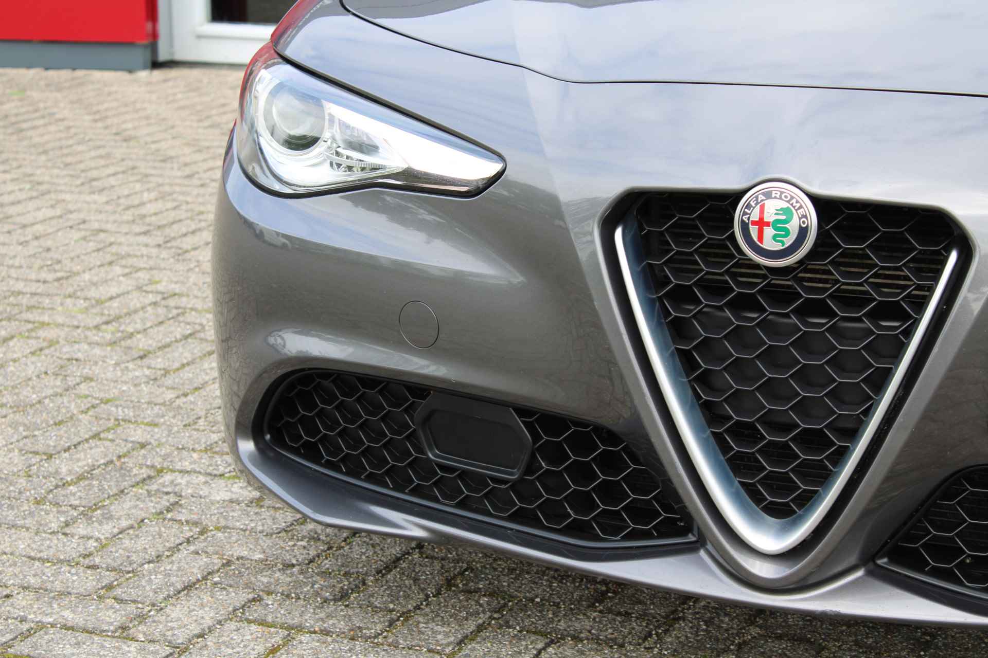 Alfa Romeo Giulia 2.0T Super | Veloce interieur | Stuur\stoel verwarming | Xenon | Regen\lichtsensor - 9/23