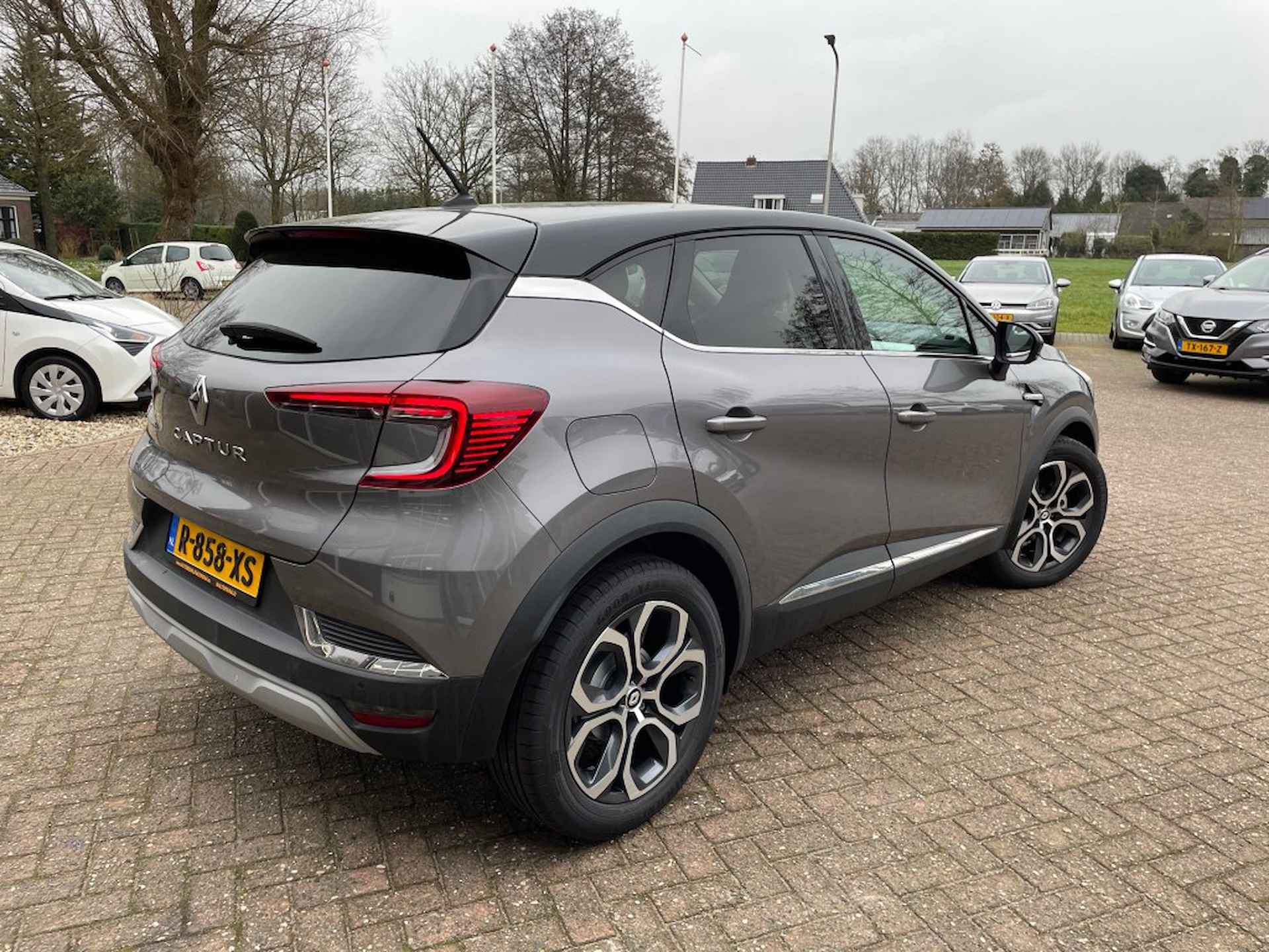 RENAULT Captur 1.3 TCe MILD HYBRID 140 PK RIVE GAUCHE TREKHAAK - 45/47