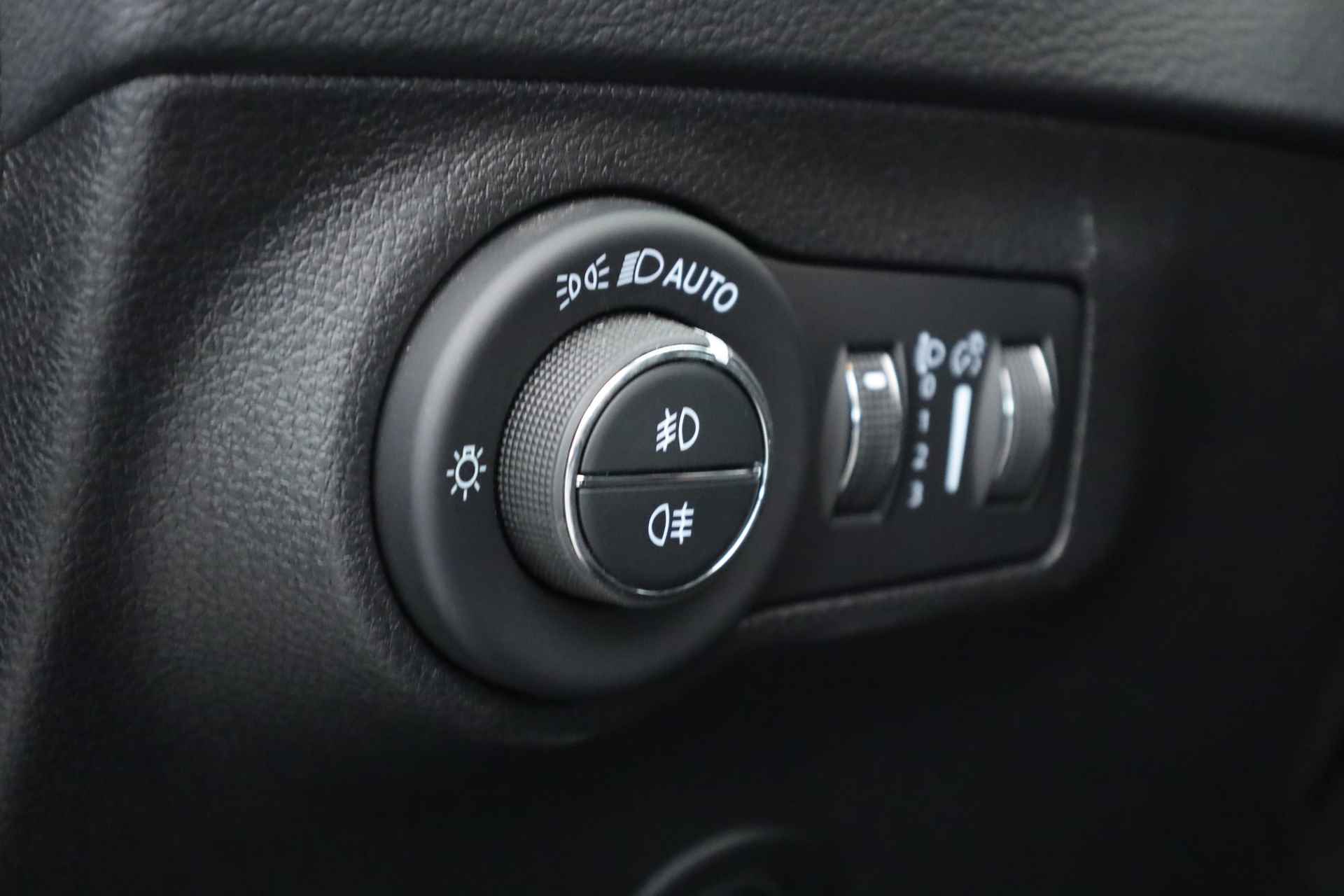Jeep Compass 4xe 190pk Plug-in Hybrid Electric | Navi | Keyless | PDC | Cruise | LED - 7/29