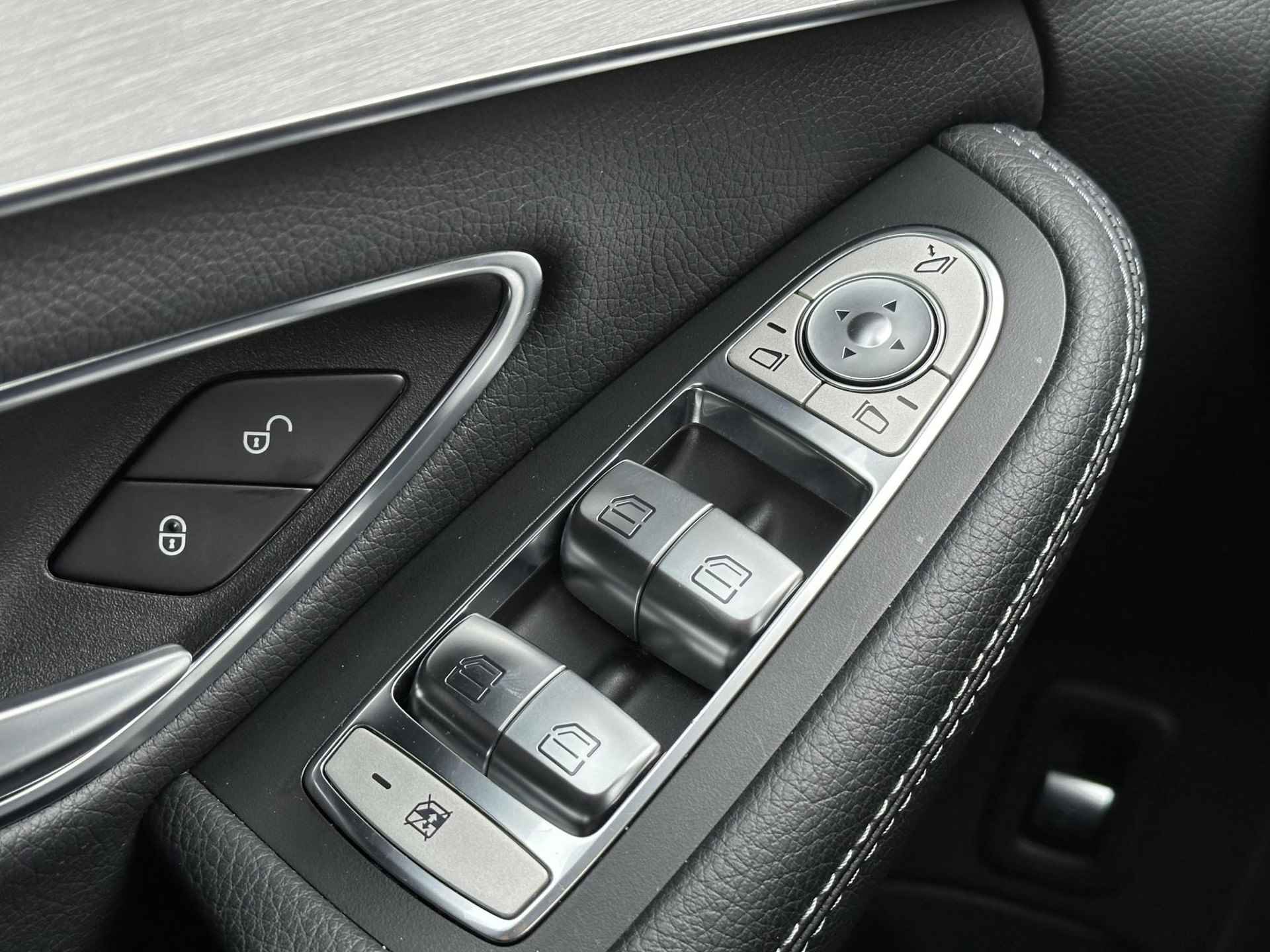 Mercedes-Benz C-klasse 180 Aut. AMG ✅ LED ✅ Leder ✅ Camera - 23/35
