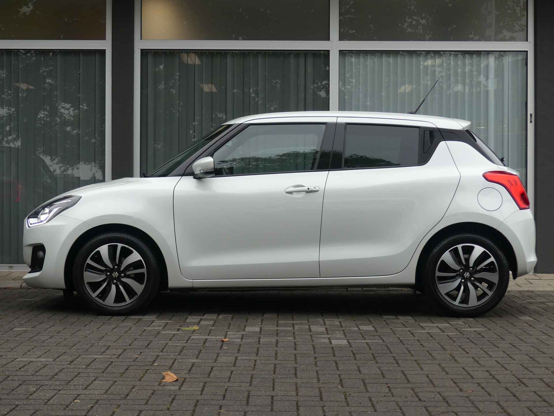 Suzuki Swift 1.2 Stijl / Style Smart Hybrid ClimateControl, Navigatie, Applecarpl./Andr. Auto - 4/30